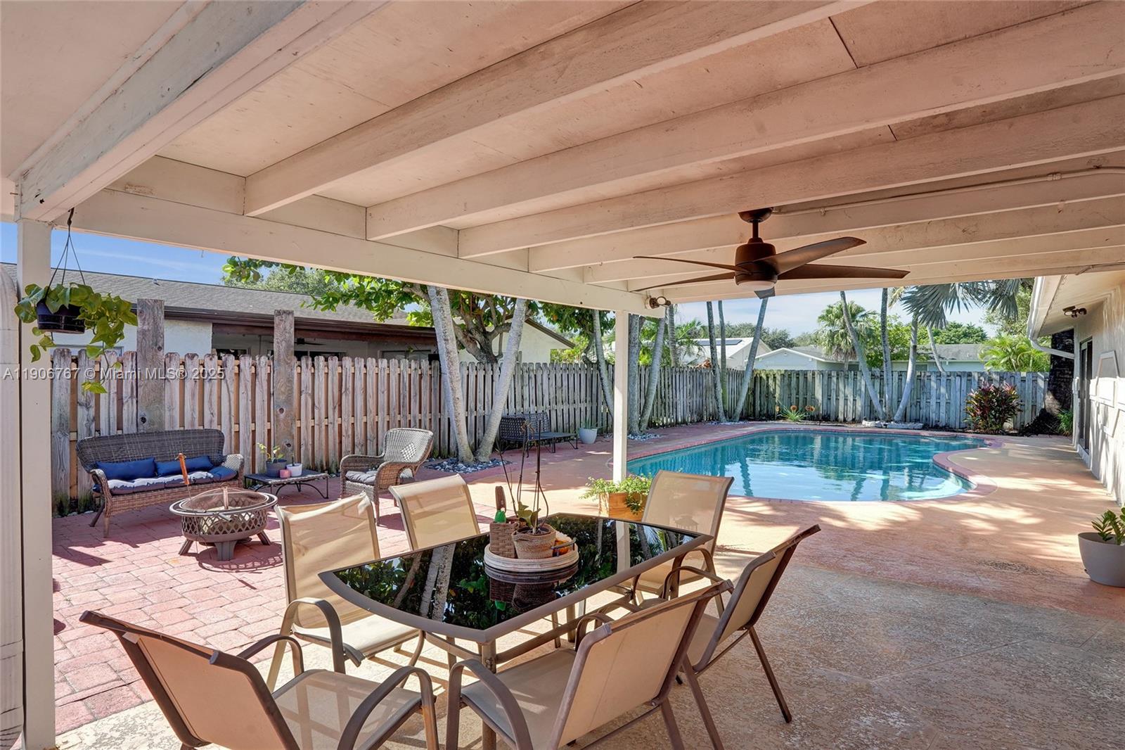 9350 4 / 2  кв.футов $ 2025-12-03 0 Фото