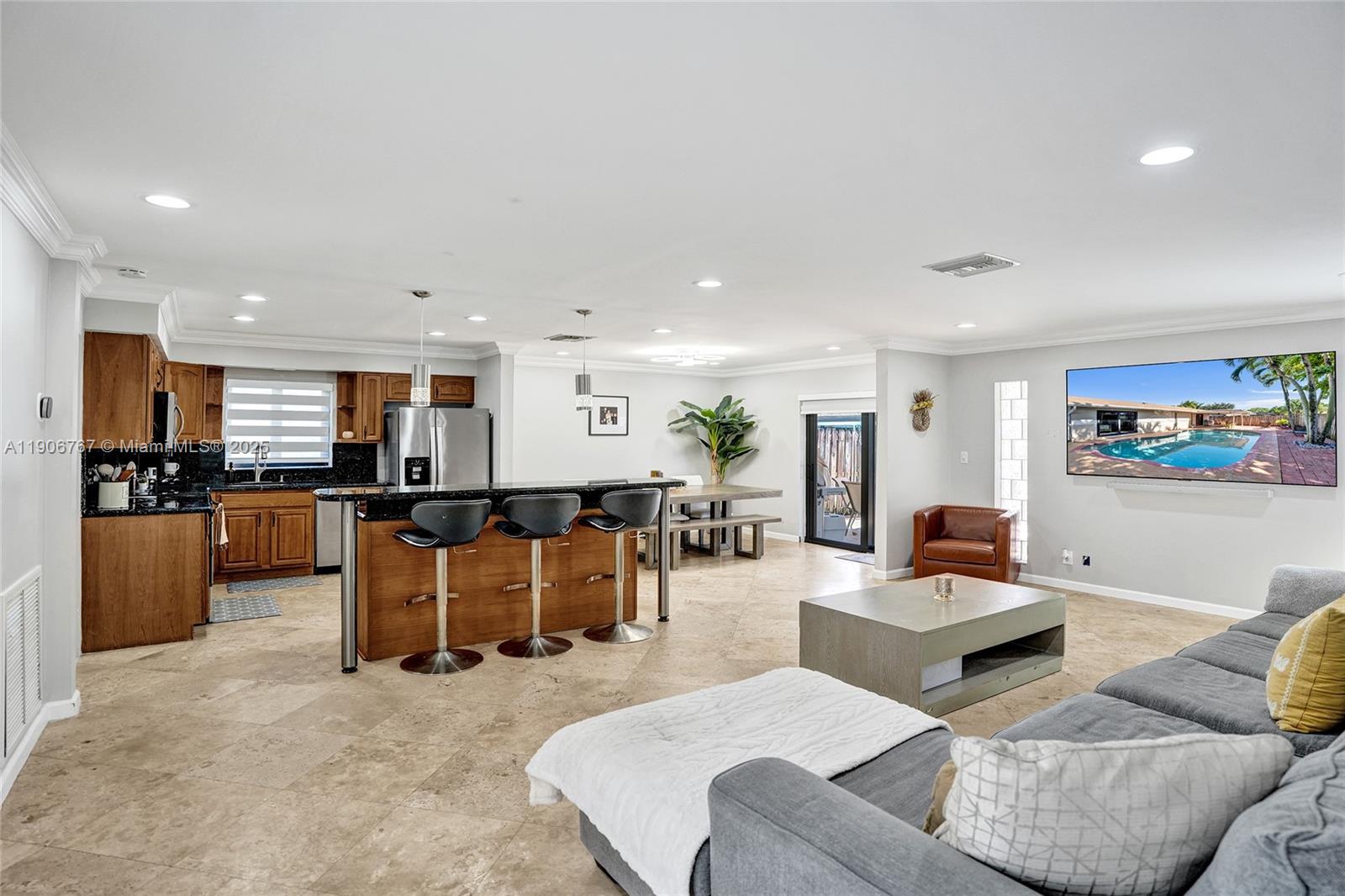 9350 4 / 2  кв.футов $ 2025-12-03 0 Фото