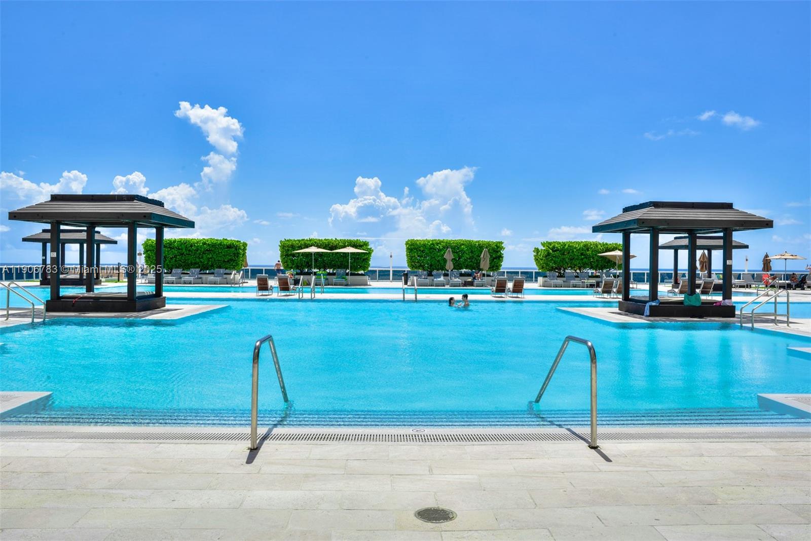 See details 4112 1 / 1 844 sq. ft. $ 2025-11-02 0 Photo