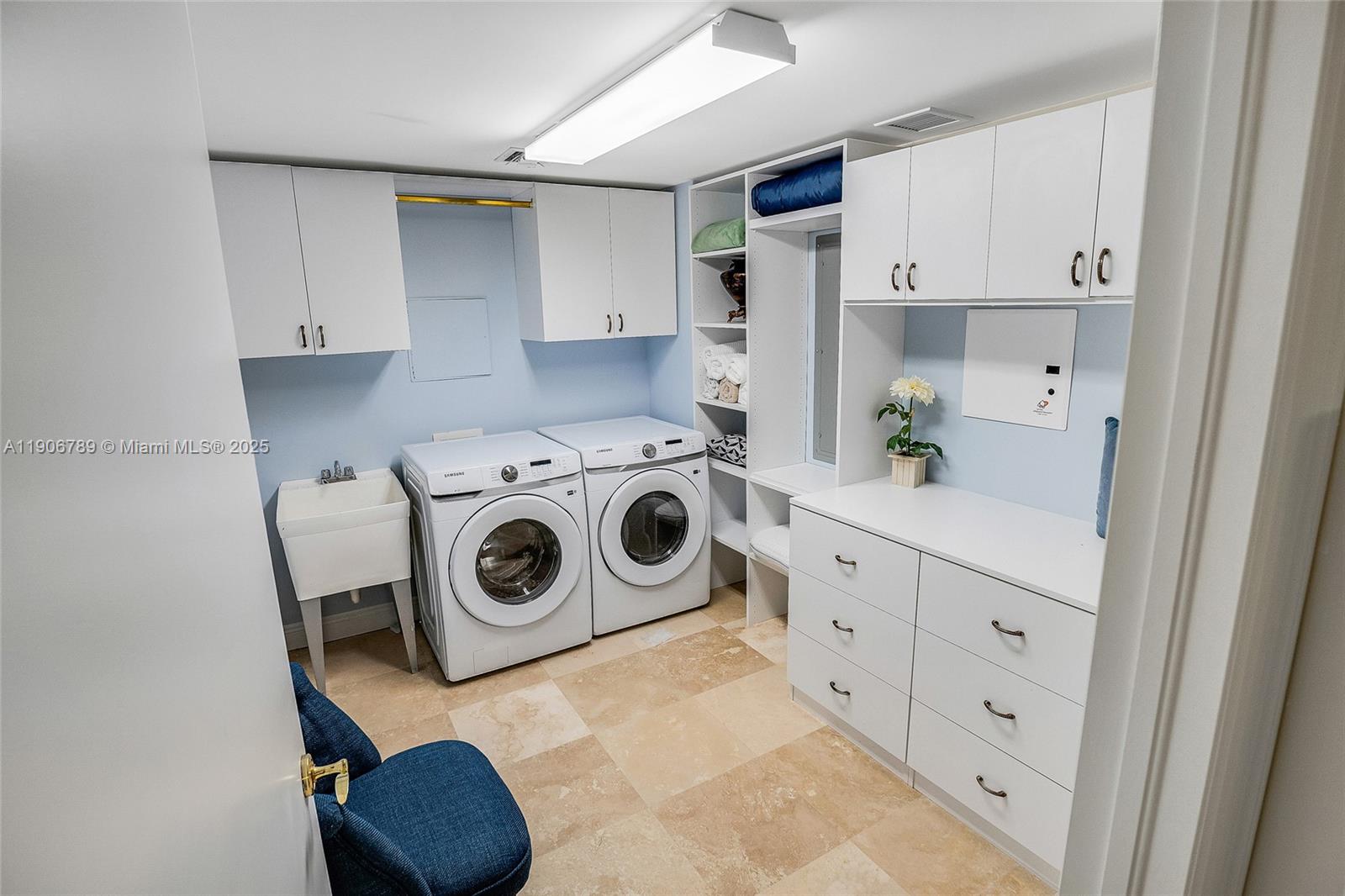 Photo of 20201 Country Club Dr #1903, Aventura, Florida, 33180 - Den / Service Room