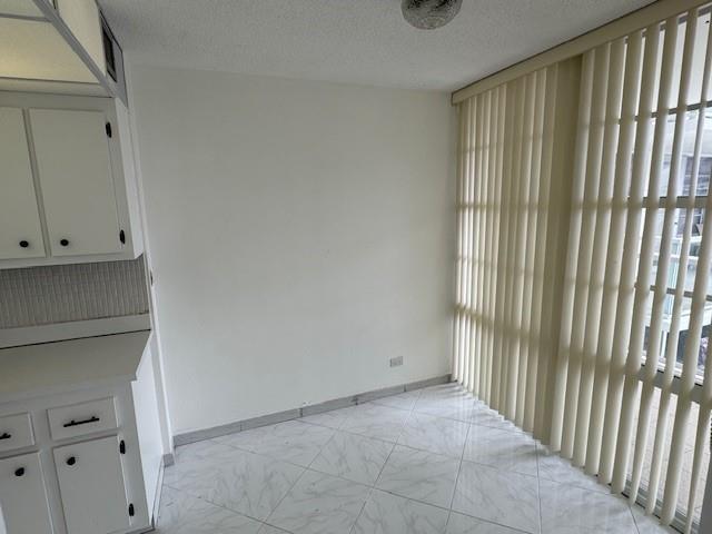 Ver detalles 1416 2 / 2 1276 sq. ft. $ 2026-05-12 0 foto