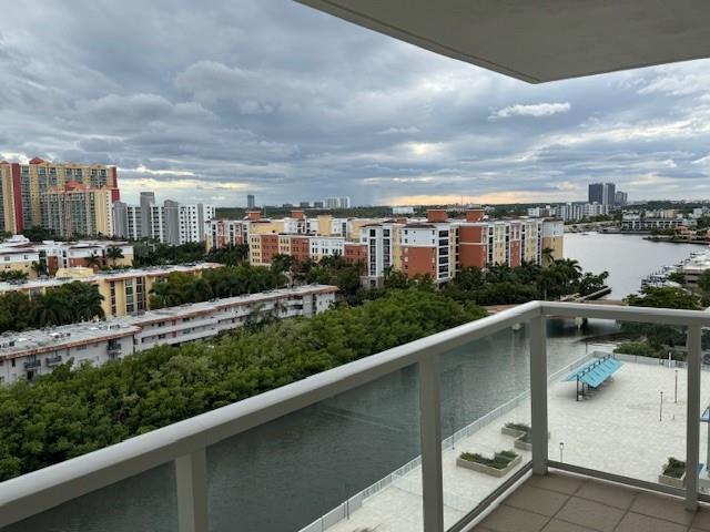 Ver detalles 1416 2 / 2 1276 sq. ft. $ 2026-05-12 0 foto