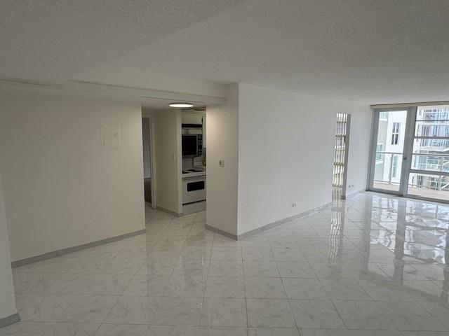 Ver detalles 1416 2 / 2 1276 sq. ft. $ 2026-05-12 0 foto