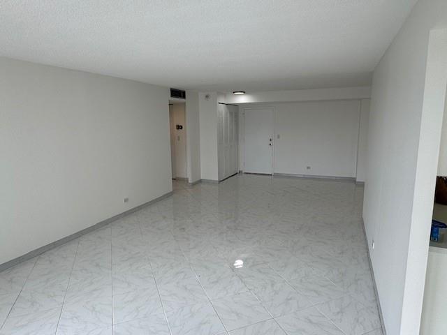 Ver detalles 1416 2 / 2 1276 sq. ft. $ 2026-05-12 0 foto