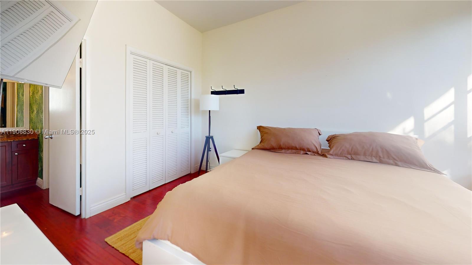 Photo of 500 THREE ISLANDS BLVD  #L 25, Hallandale Beach, Florida, 33009 - 