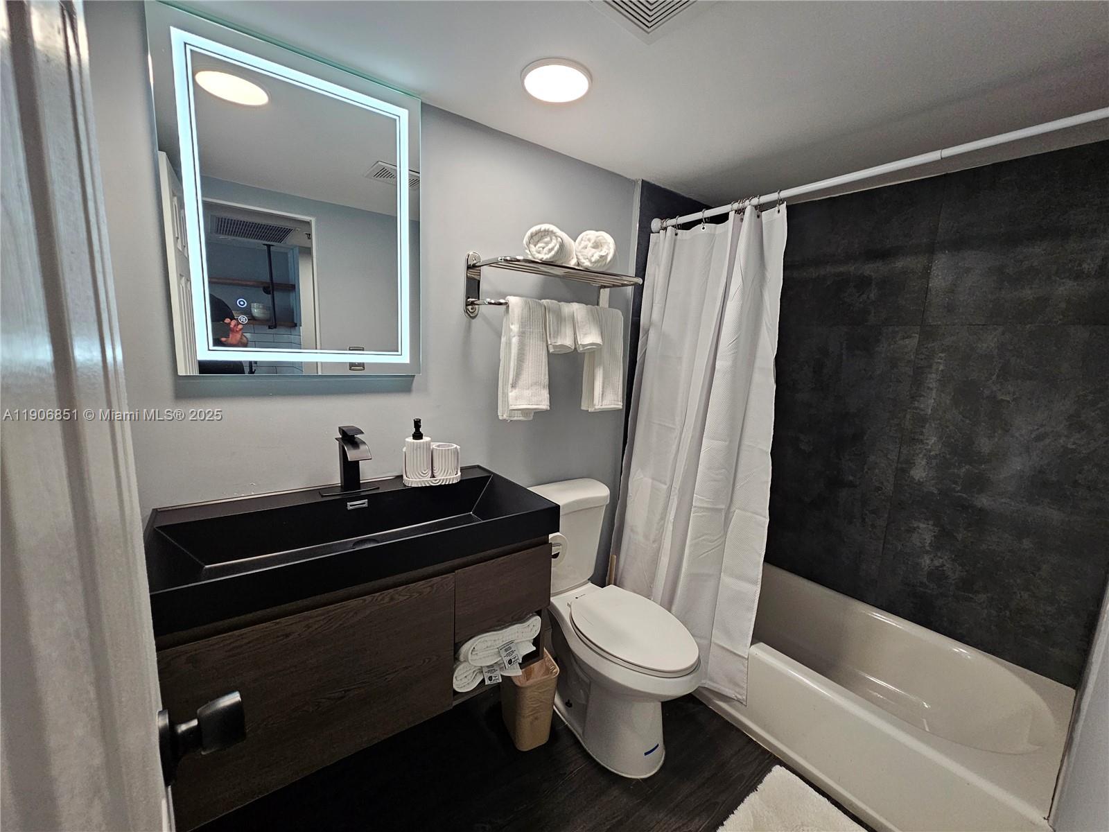 Photo of 19201 Collins Ave  #324, Sunny Isles Beach, Florida, 33160 - 