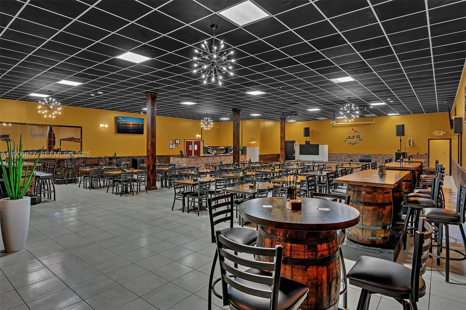 See details / sq. ft. $ 2025-12-15 0 Photo