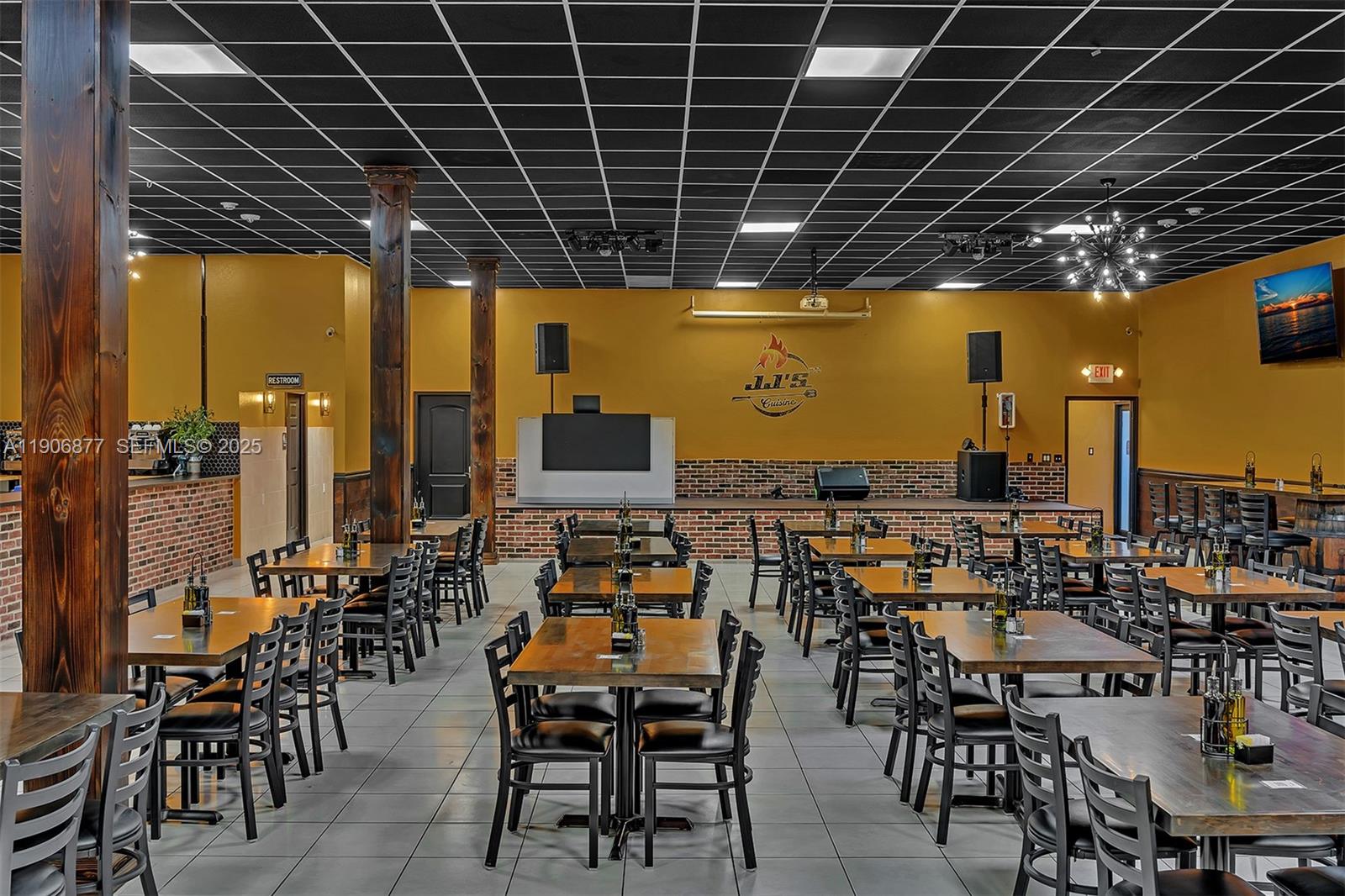 See details / sq. ft. $ 2025-12-15 0 Photo