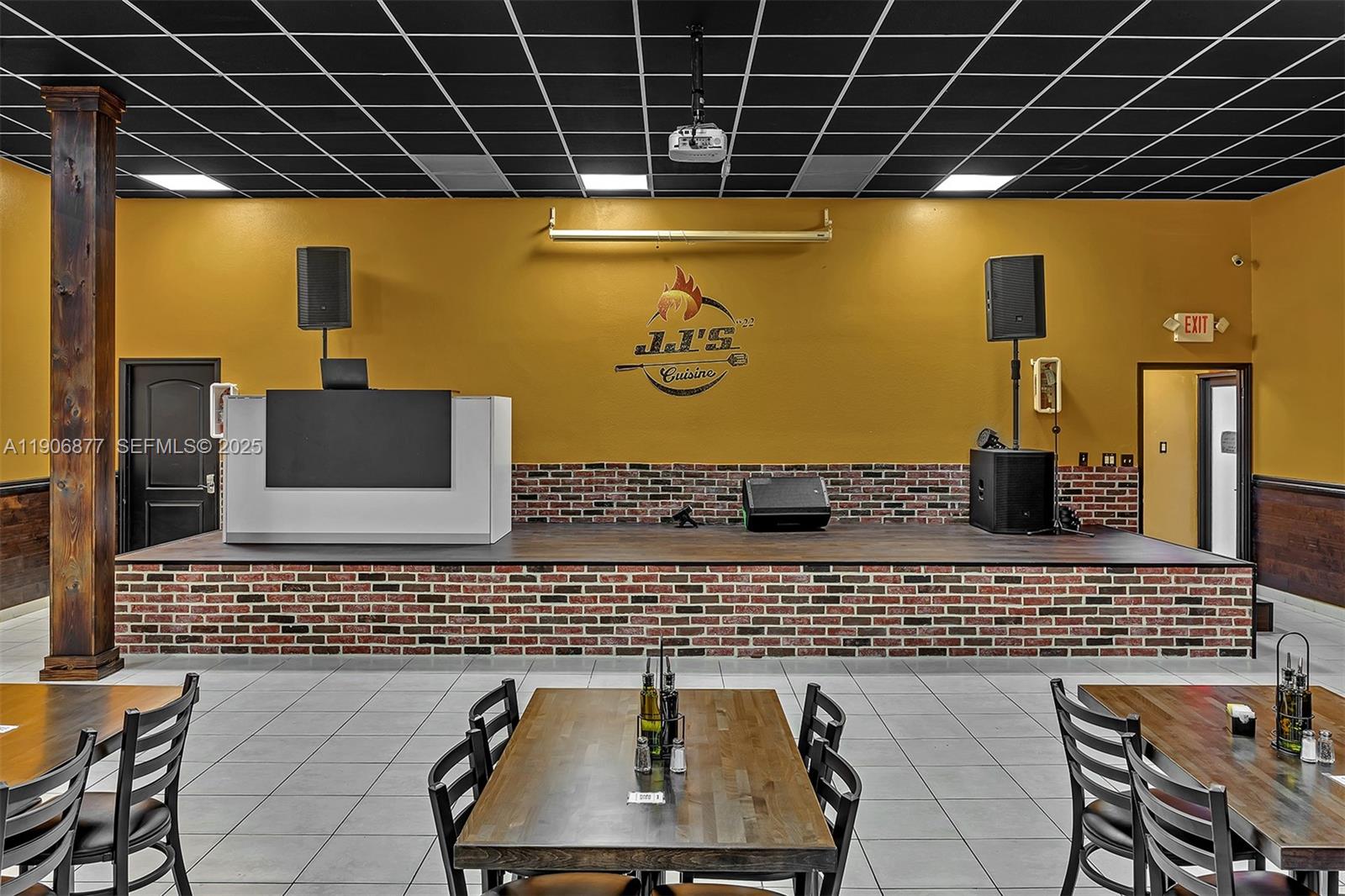 See details / sq. ft. $ 2025-12-15 0 Photo