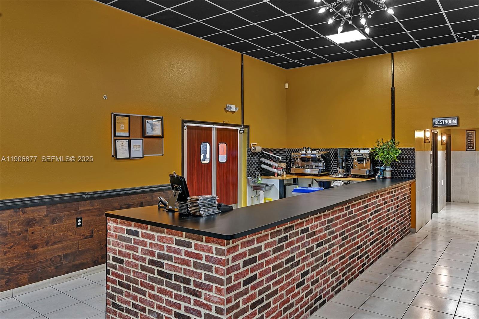 See details / sq. ft. $ 2025-12-15 0 Photo