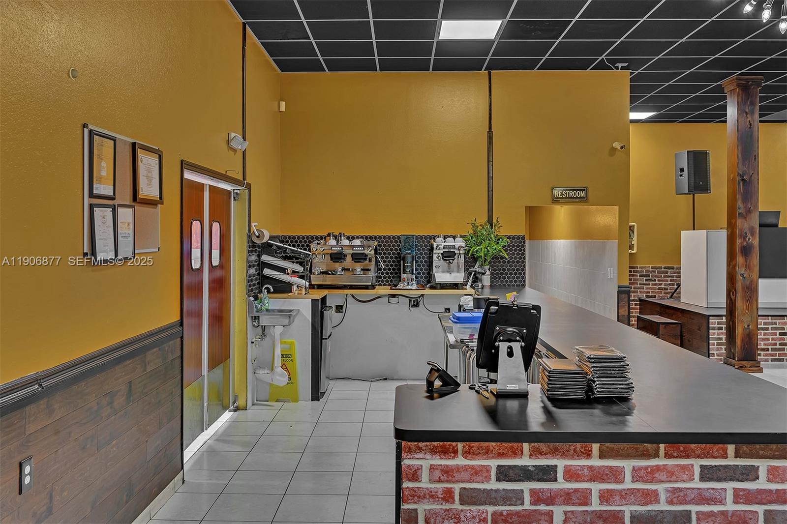 See details / sq. ft. $ 2025-12-15 0 Photo