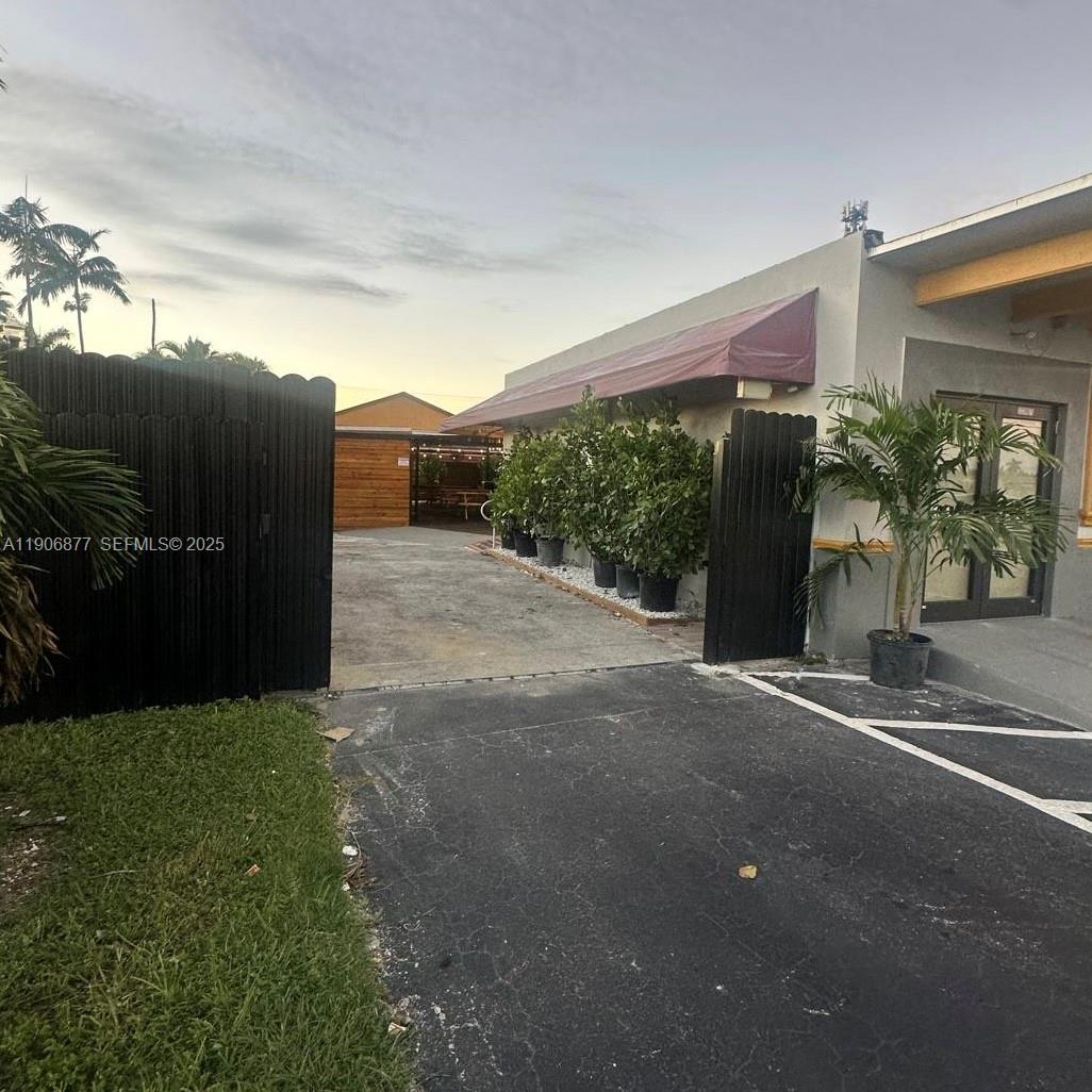 See details / sq. ft. $ 2025-12-15 0 Photo