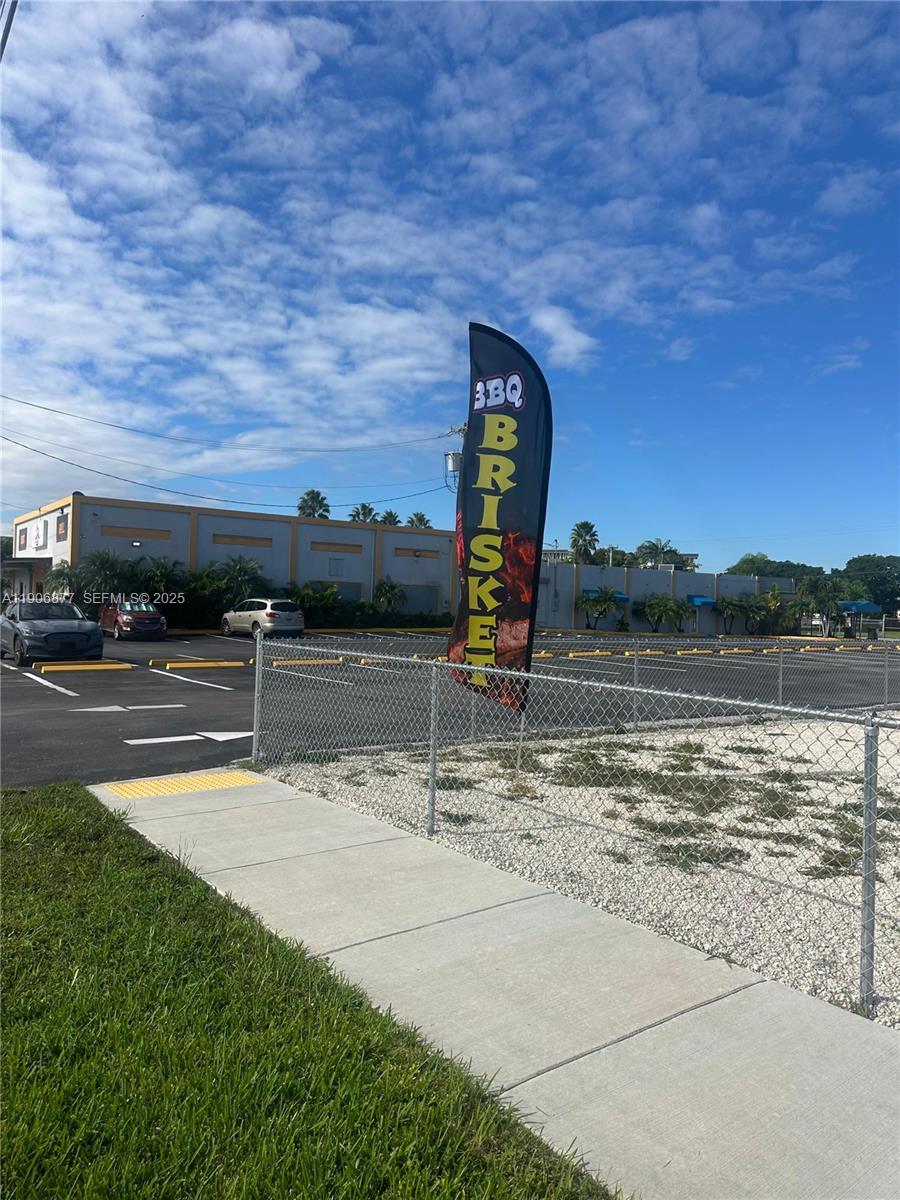 See details / sq. ft. $ 2025-12-15 0 Photo