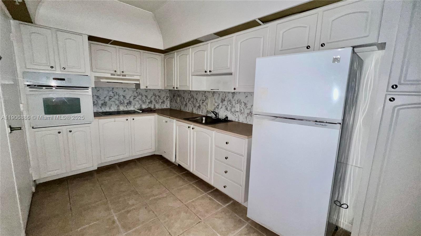 Photo of 3901 Ocean Dr  #3C, Hollywood, Florida, 33019 - 