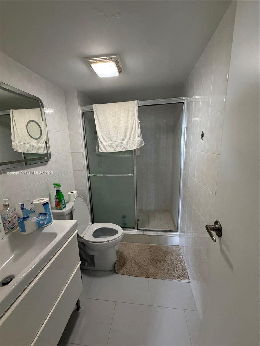 425 2 / 2 1357 sq. ft. $ 2025-11-18 0 Photo