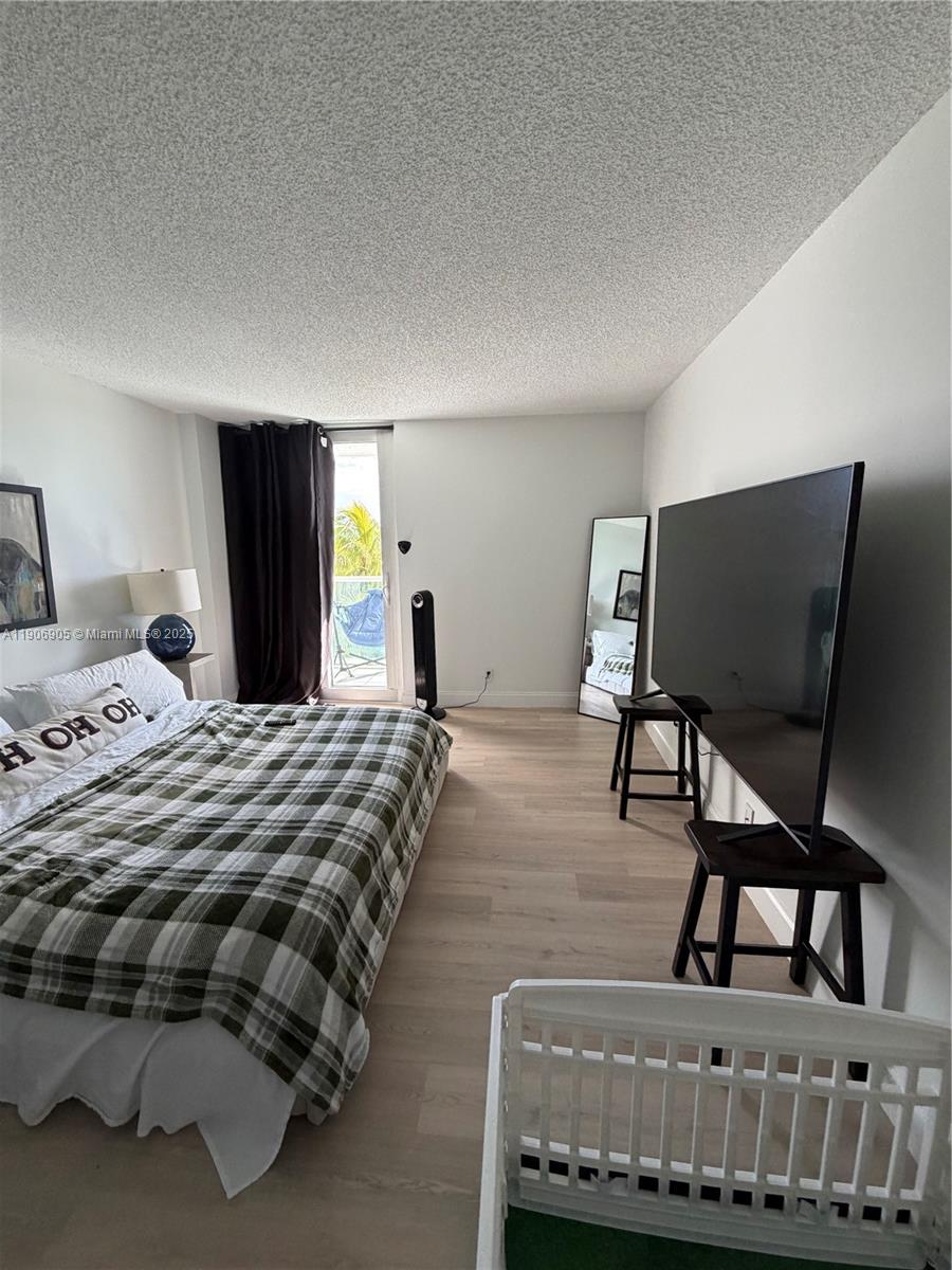 425 2 / 2 1357 sq. ft. $ 2025-11-18 0 Photo