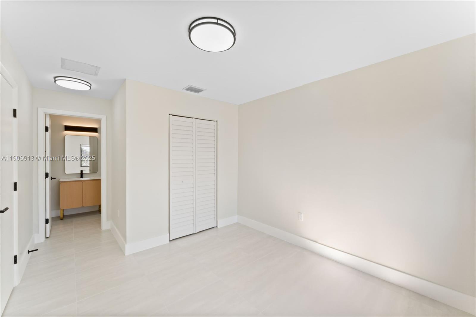 Ver detalles / 0 sq. ft. $ 2025-11-03 0 foto