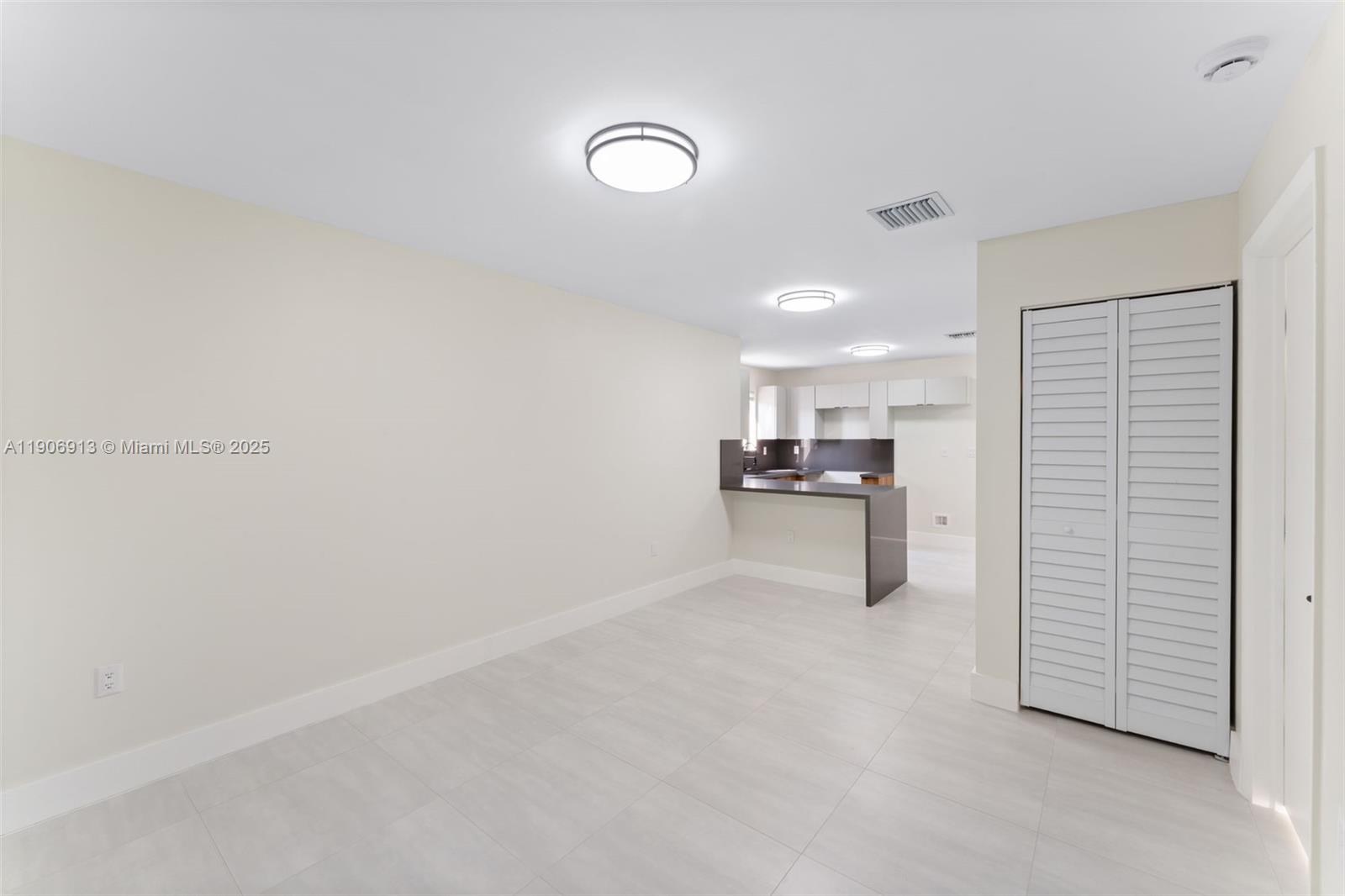 Ver detalles / 0 sq. ft. $ 2025-11-03 0 foto