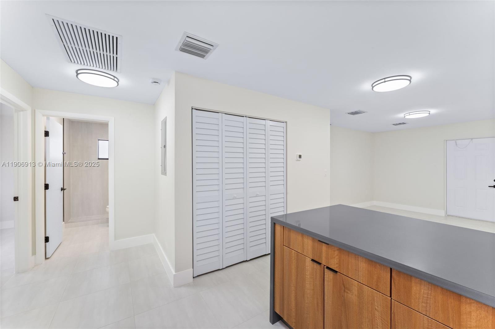 Ver detalles / 0 sq. ft. $ 2025-11-03 0 foto