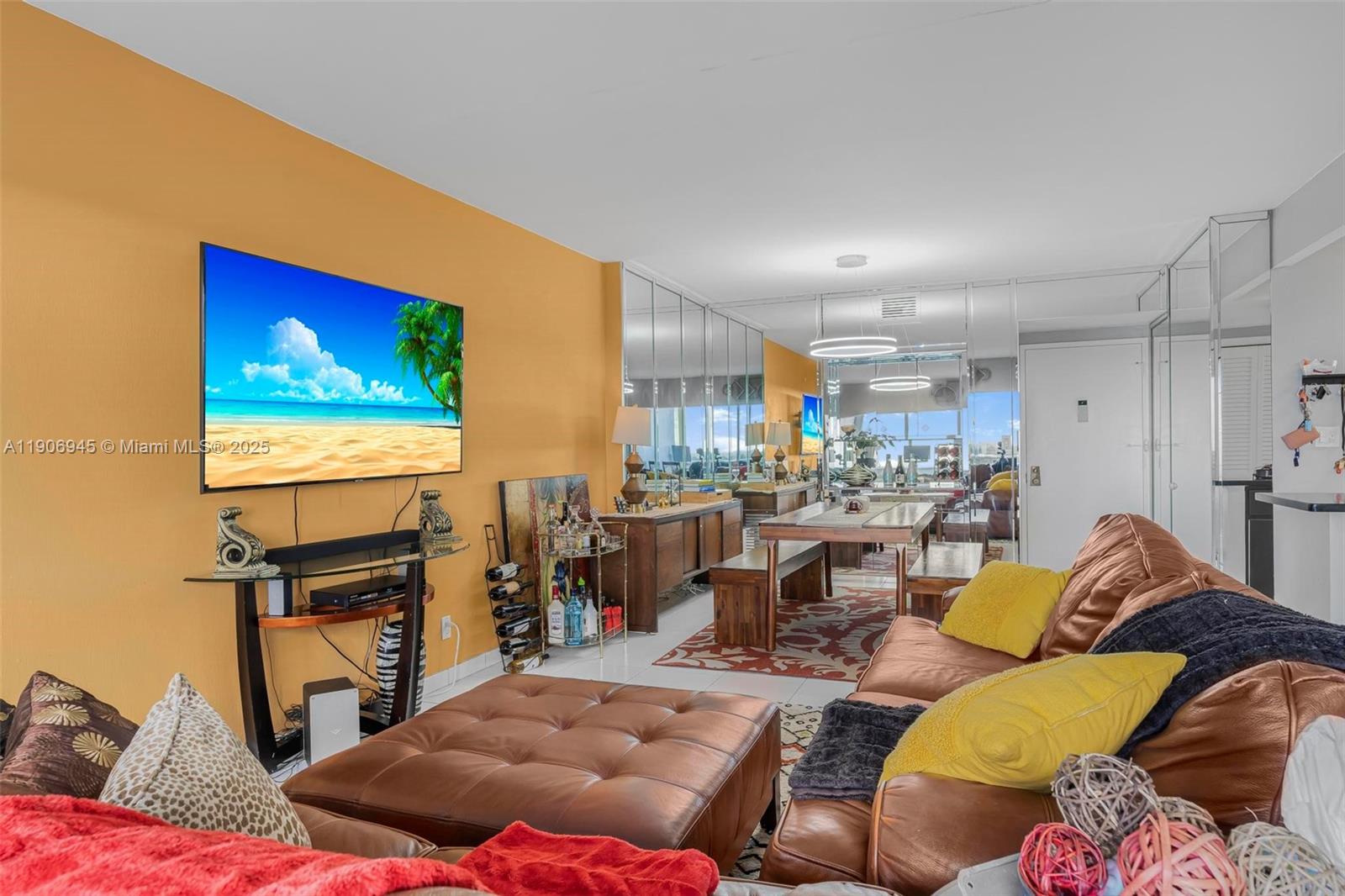 See details 912B 2 / 2 1132 sq. ft. $ 2025-11-03 0 Photo