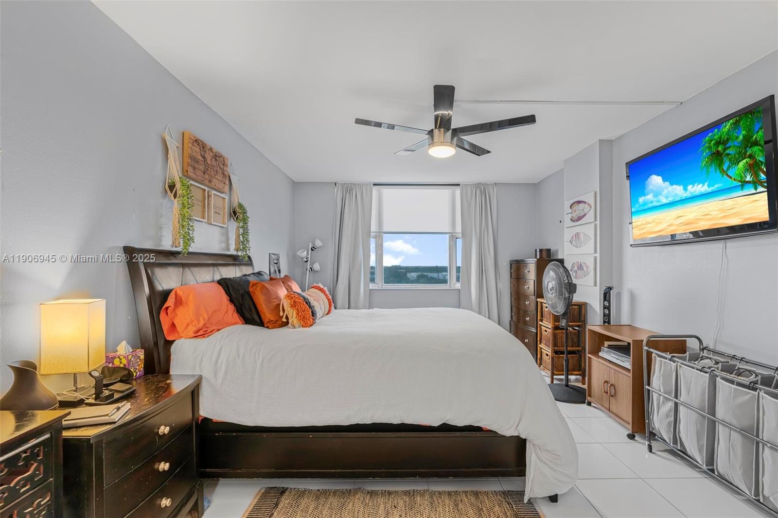 See details 912B 2 / 2 1132 sq. ft. $ 2025-11-03 0 Photo