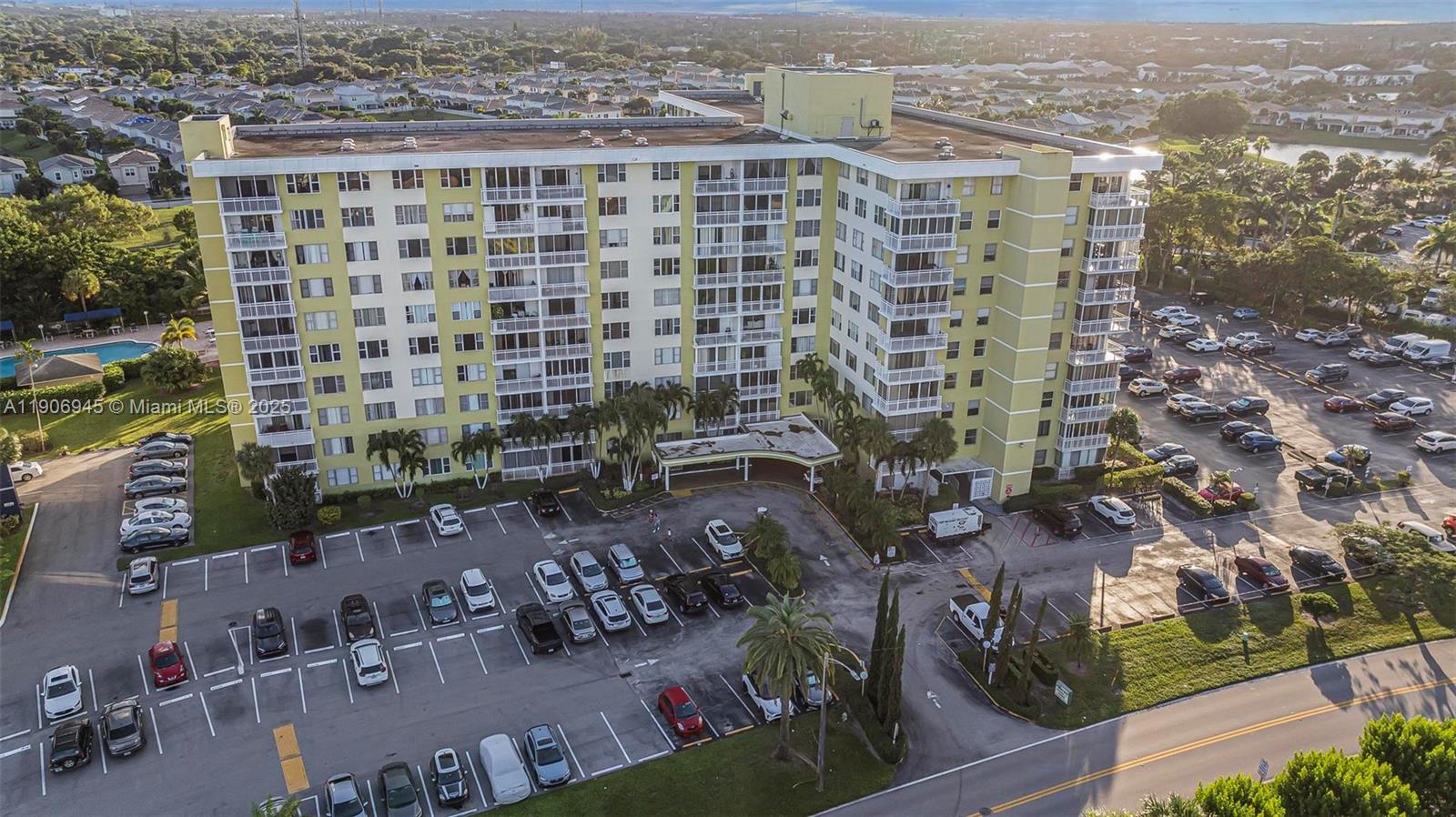 See details 912B 2 / 2 1132 sq. ft. $ 2025-11-03 0 Photo