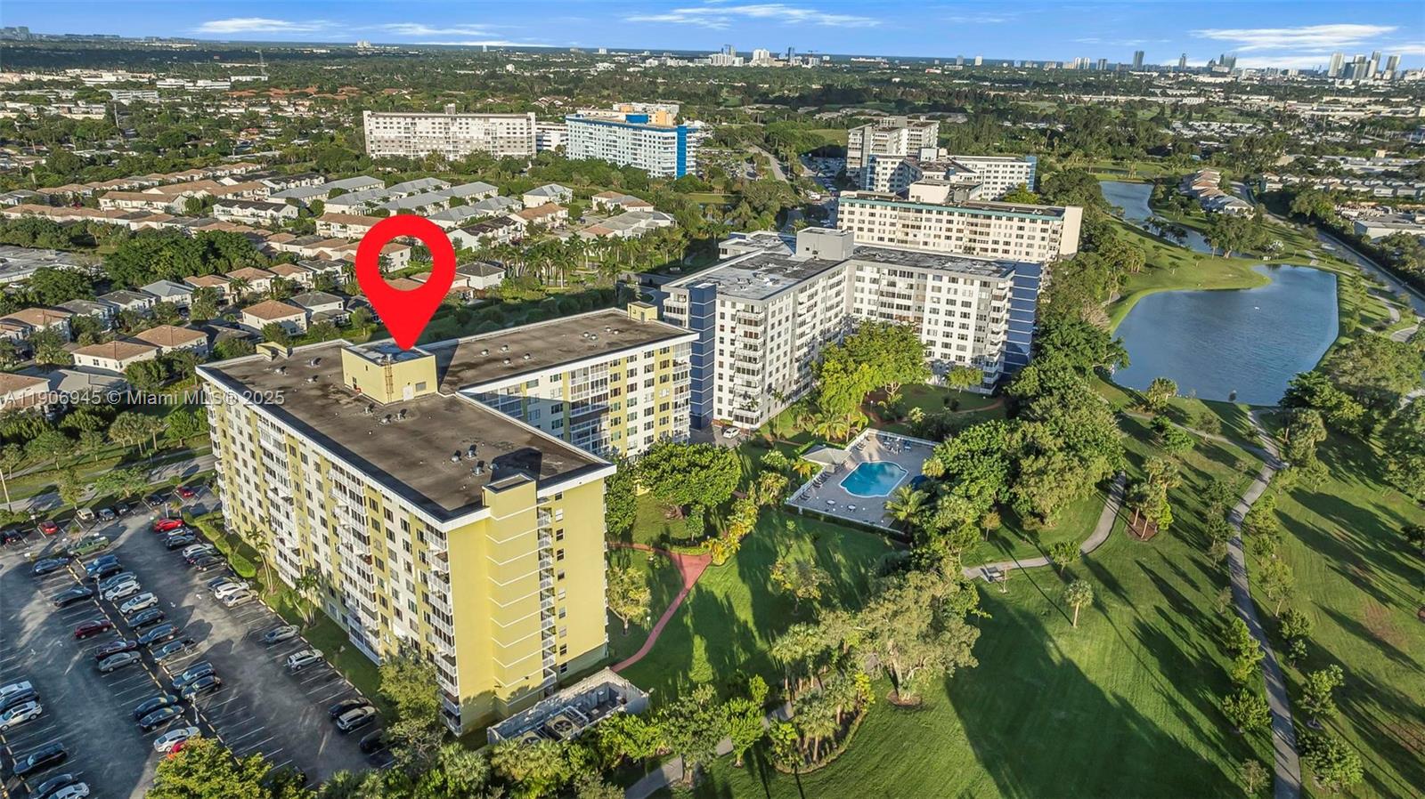 See details 912B 2 / 2 1132 sq. ft. $ 2025-11-03 0 Photo