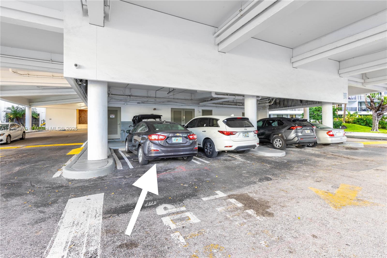 Photo of 3701 Country Club Dr #1009, Aventura, Florida, 33180 -