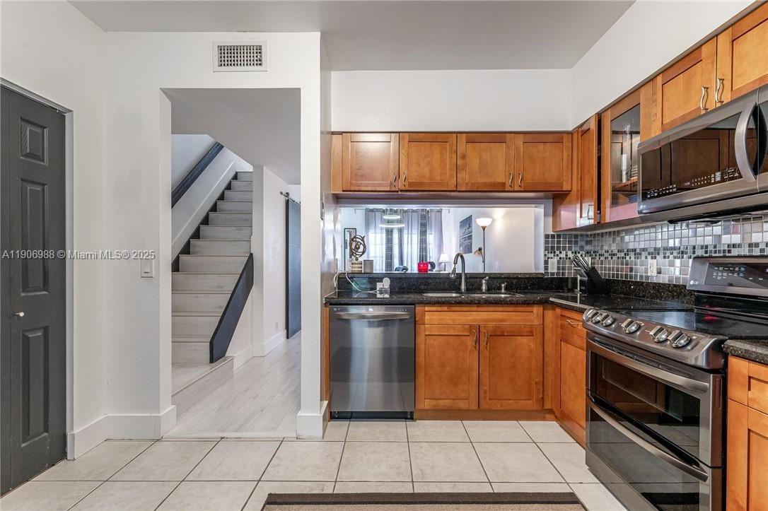 3310 2 / 2 1110 кв.футов $ 2025-12-19 0 Фото