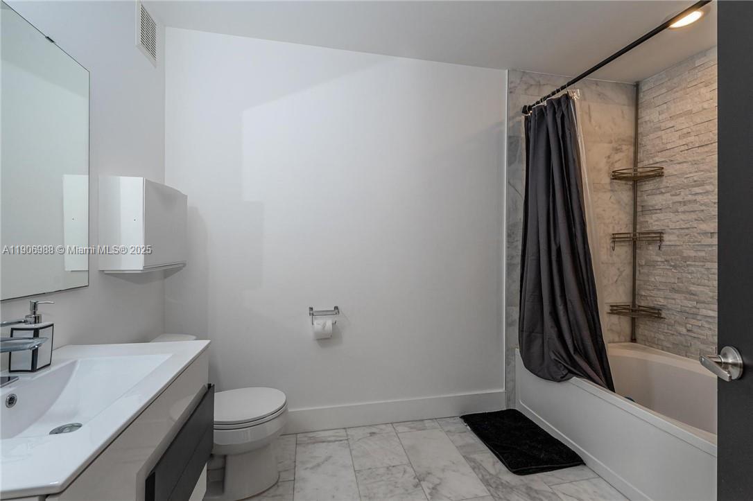 3310 2 / 2 1110 кв.футов $ 2025-12-19 0 Фото