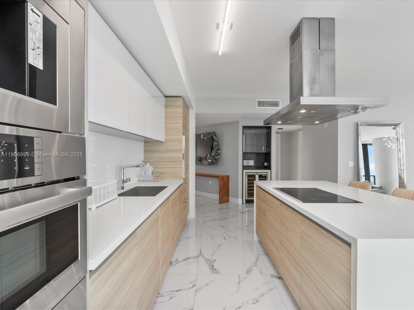 See details 4-1601 3 / 4 1892 sq. ft. $ 2025-11-03 0 Photo