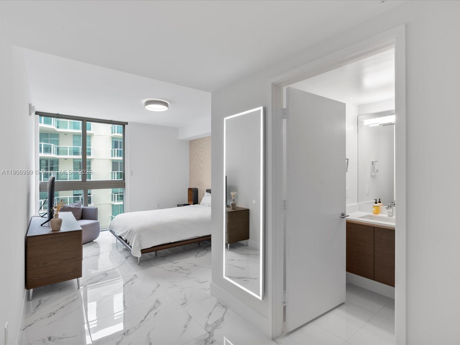 See details 4-1601 3 / 4 1892 sq. ft. $ 2025-11-03 0 Photo