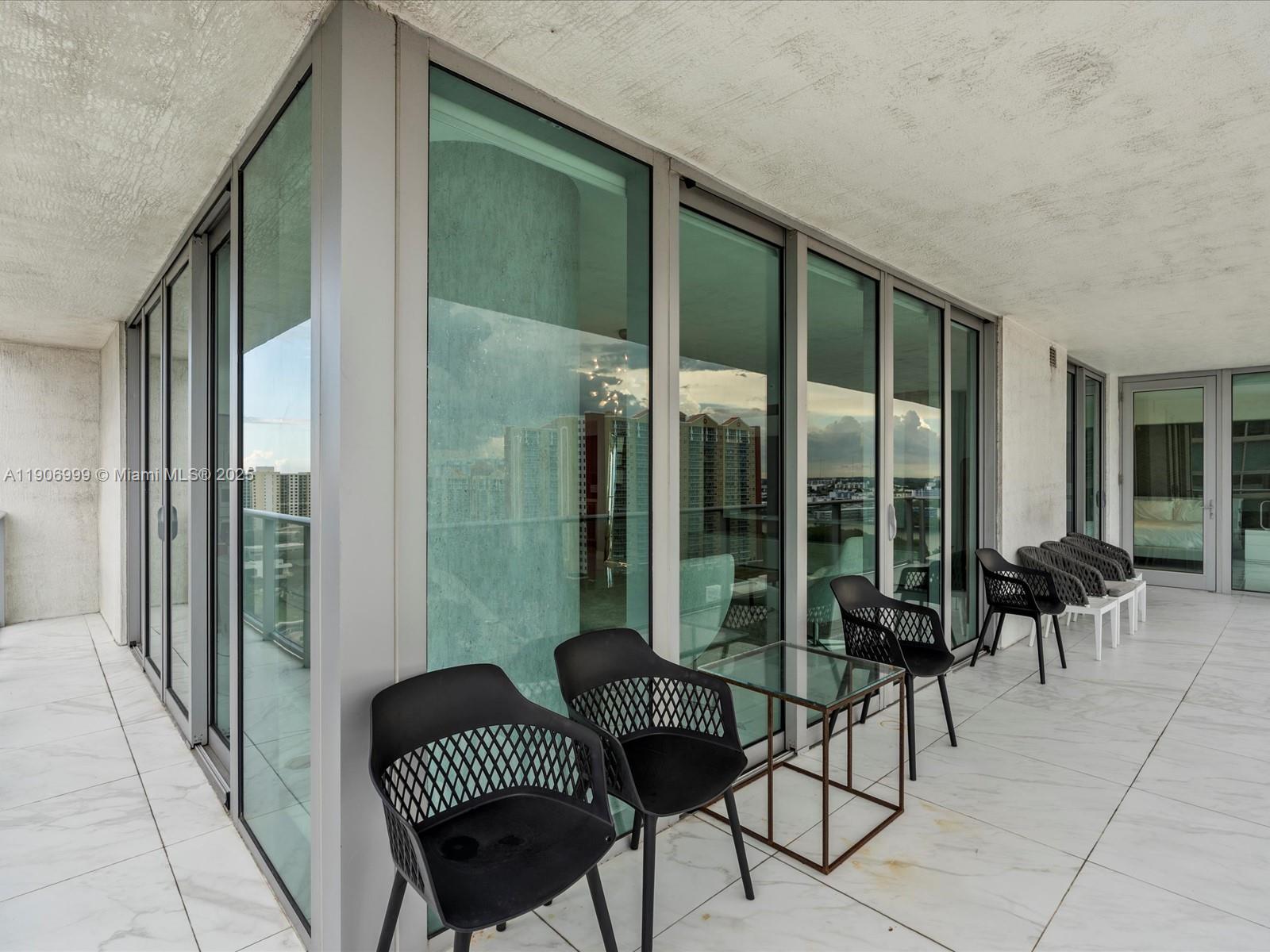 See details 4-1601 3 / 4 1892 sq. ft. $ 2025-11-03 0 Photo