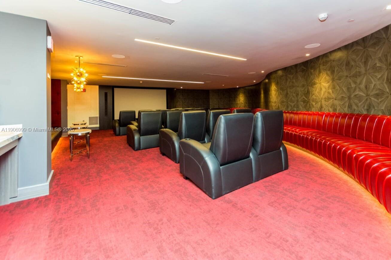 See details 4-1601 3 / 4 1892 sq. ft. $ 2025-11-03 0 Photo