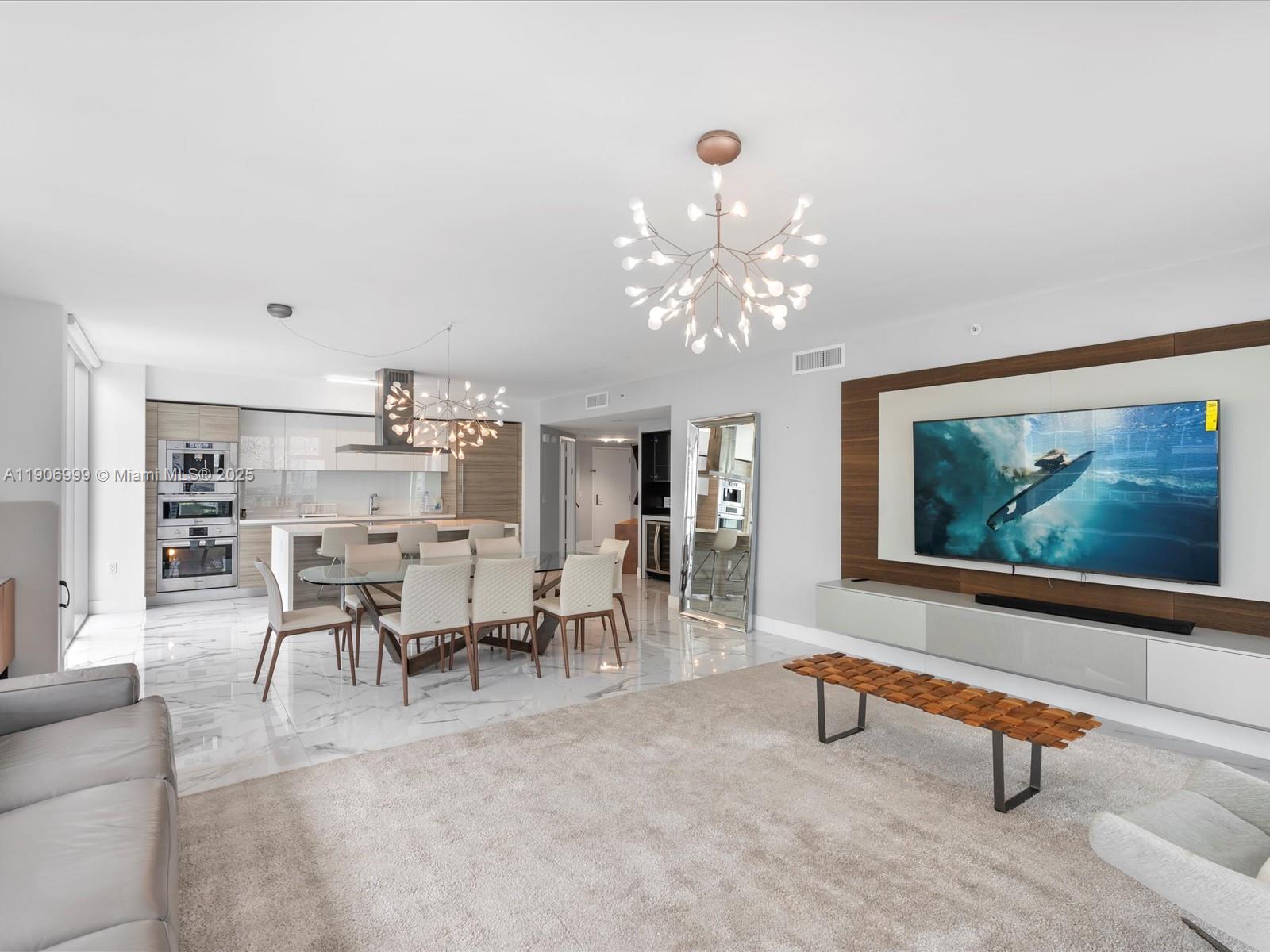 See details 4-1601 3 / 4 1892 sq. ft. $ 2025-11-03 0 Photo