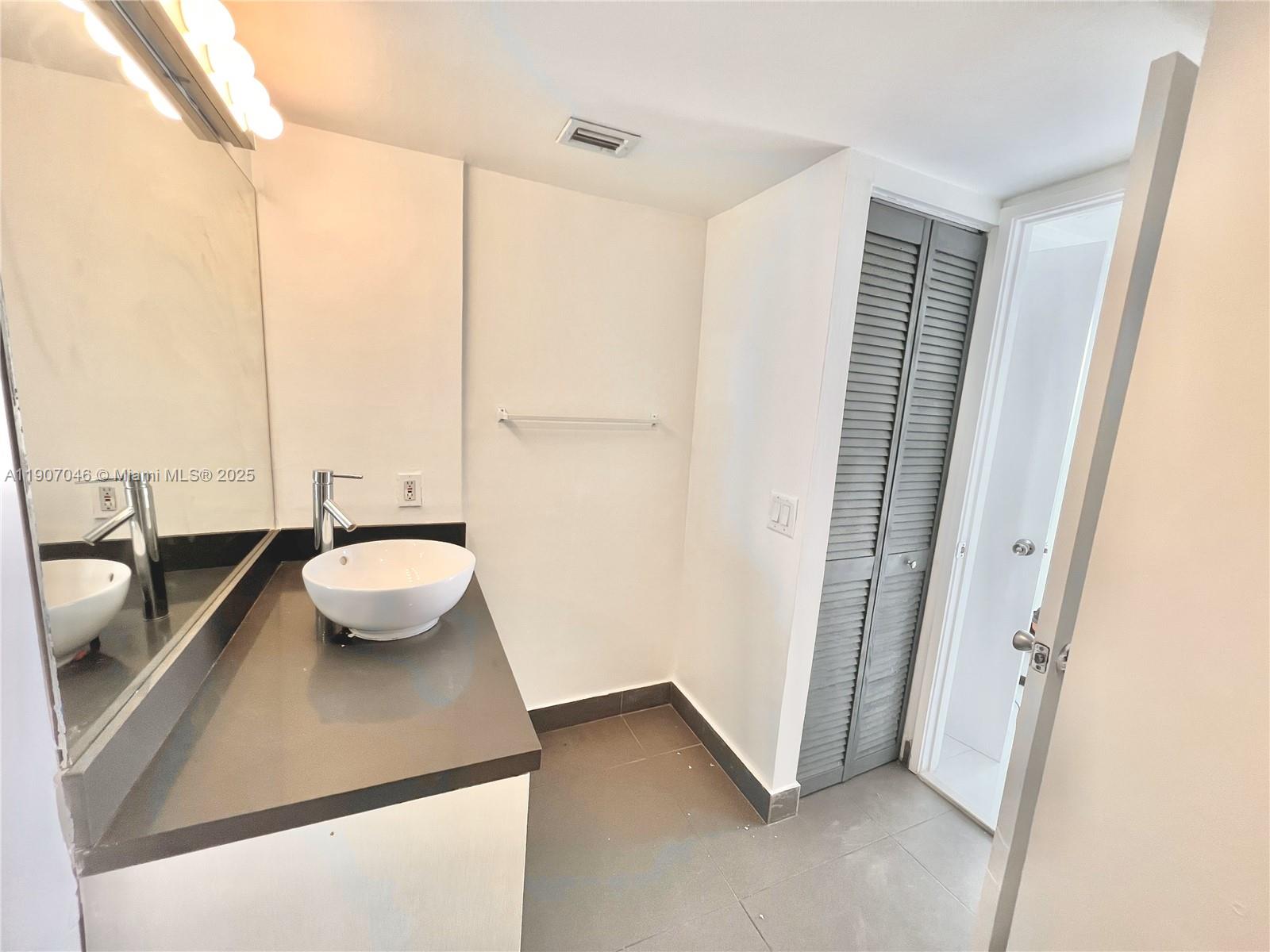 Photo of 3731 Country Club Dr  #622, Aventura, Florida, 33180 - 