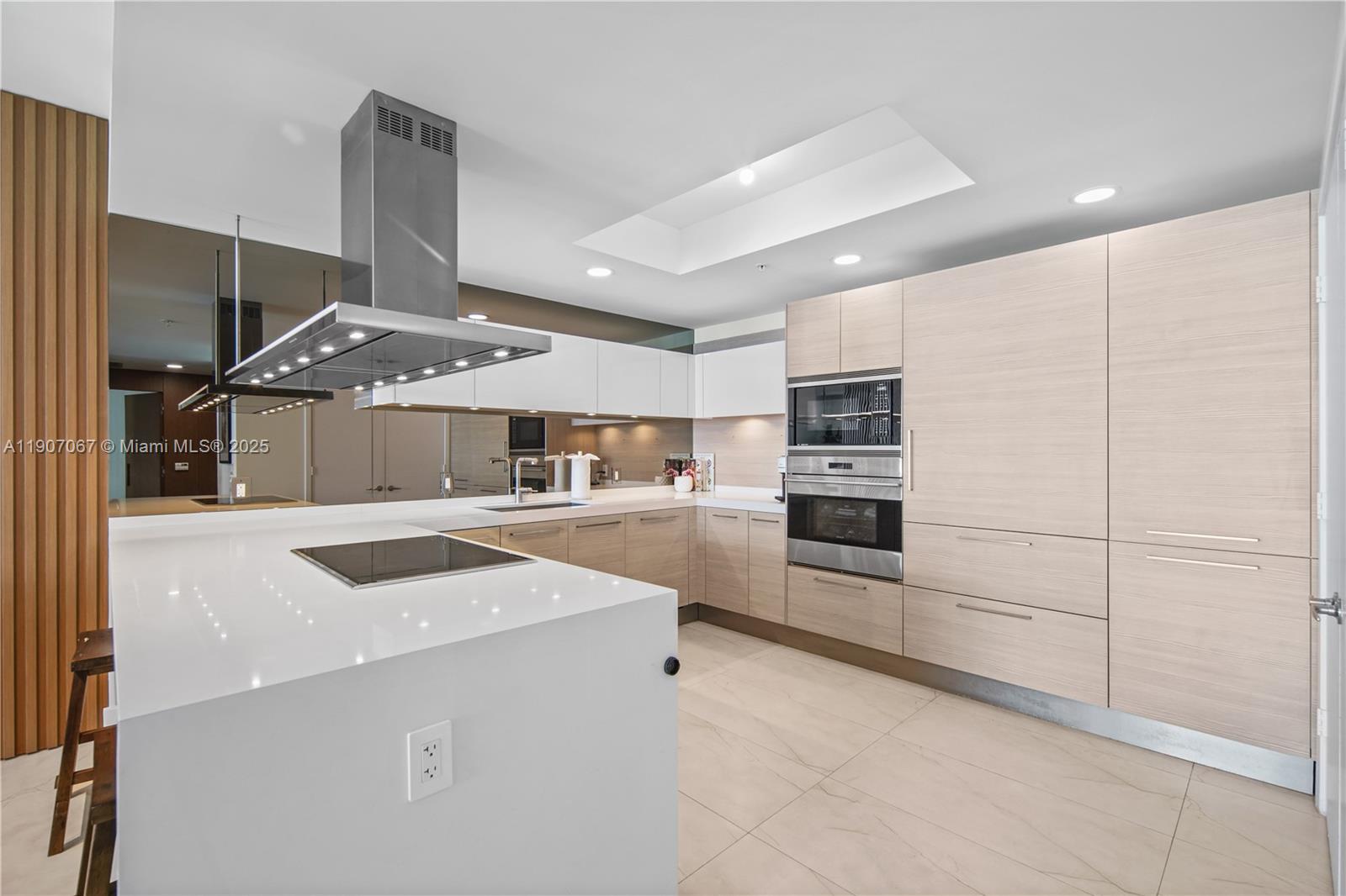 Photo of 17111 Biscayne Blvd  #1805, North Miami Beach, Florida, 33160 - 