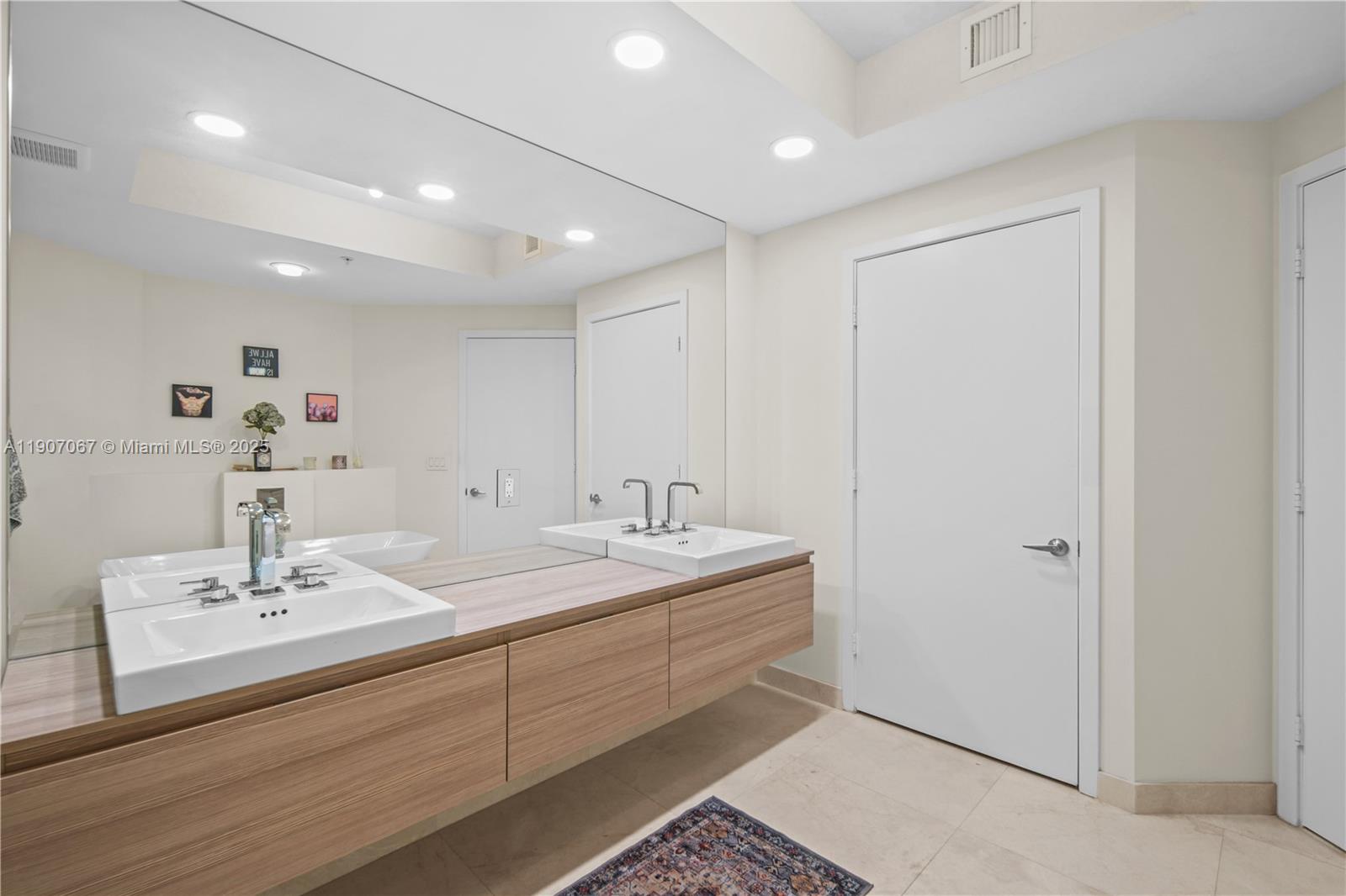 Photo of 17111 Biscayne Blvd  #1805, North Miami Beach, Florida, 33160 - 