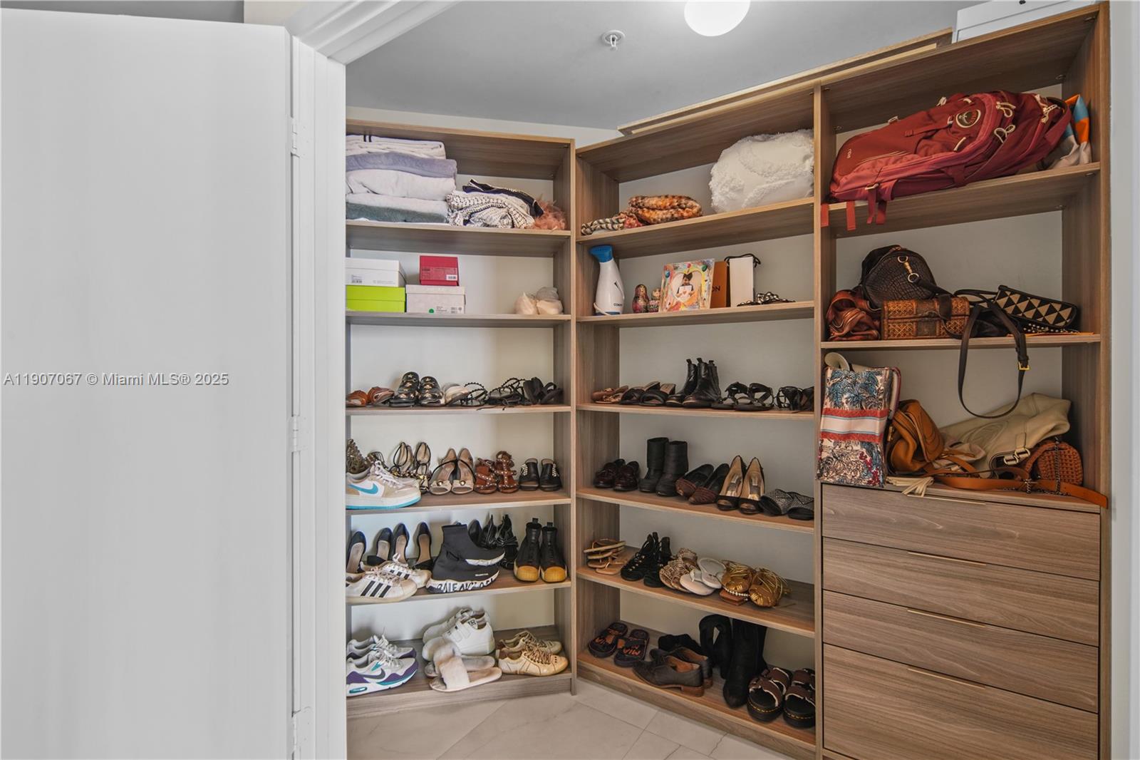 Photo of 17111 Biscayne Blvd  #1805, North Miami Beach, Florida, 33160 - 