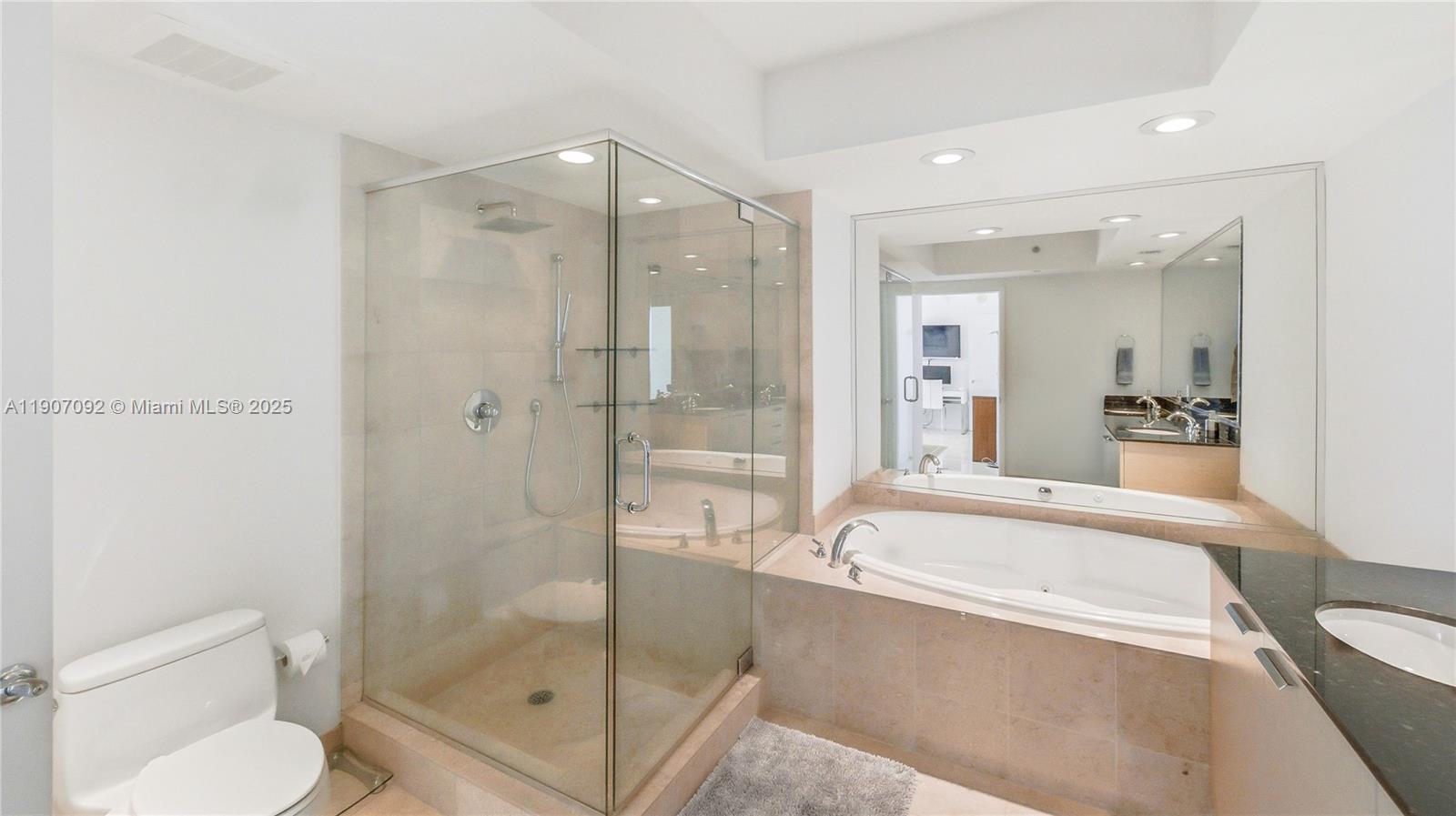 Подробнее 3805 2 / 2 1782 кв.футов $ 2025-11-03 0 Фото