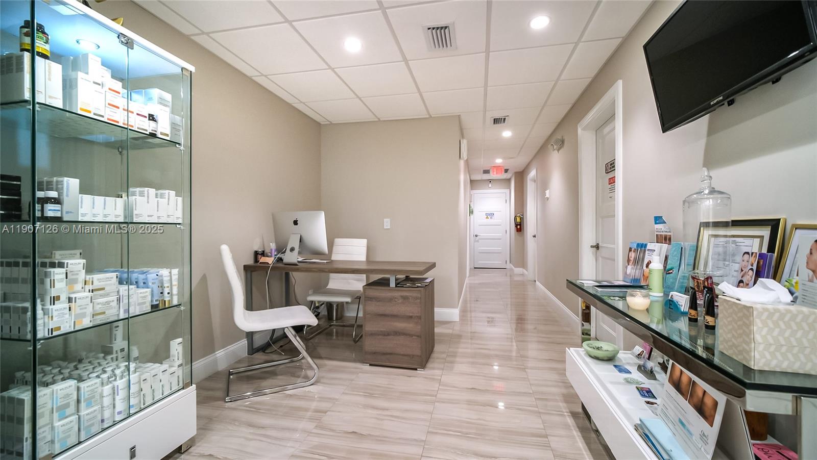 13 & 14  /   sq. ft. $ 2025-11-03 0 Photo