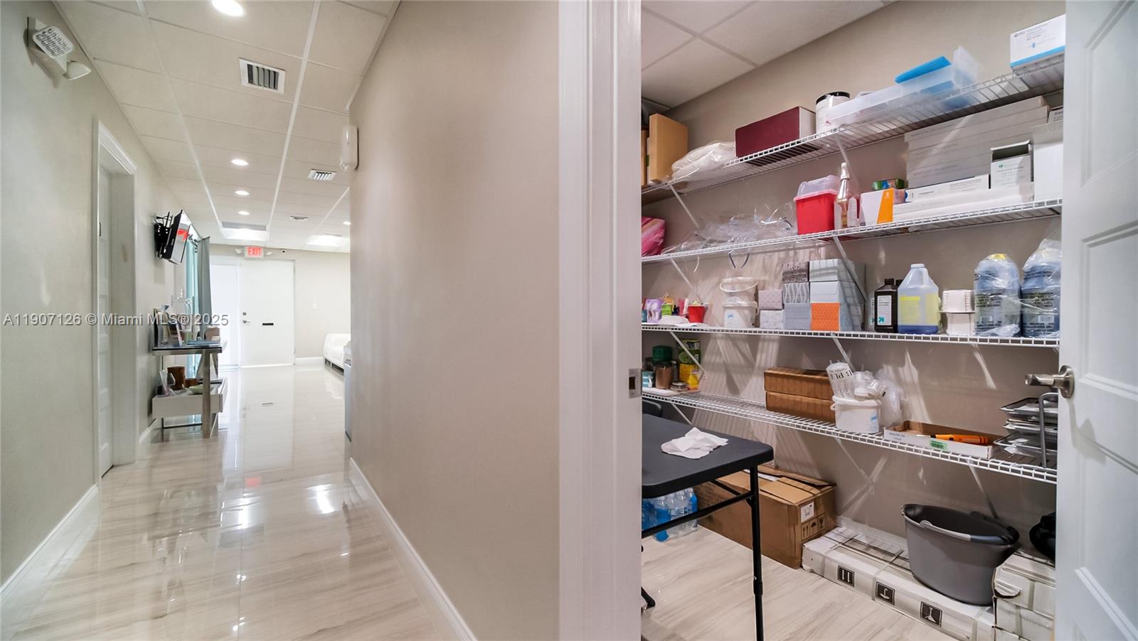 13 & 14  /   sq. ft. $ 2025-11-03 0 Photo