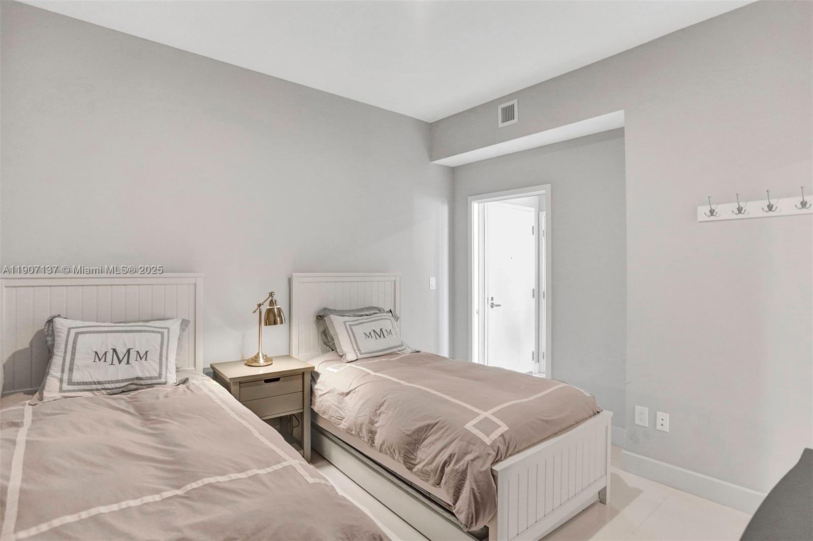 Photo of 400 Sunny Isles Blvd  #2021, Sunny Isles Beach, Florida, 33160 - 