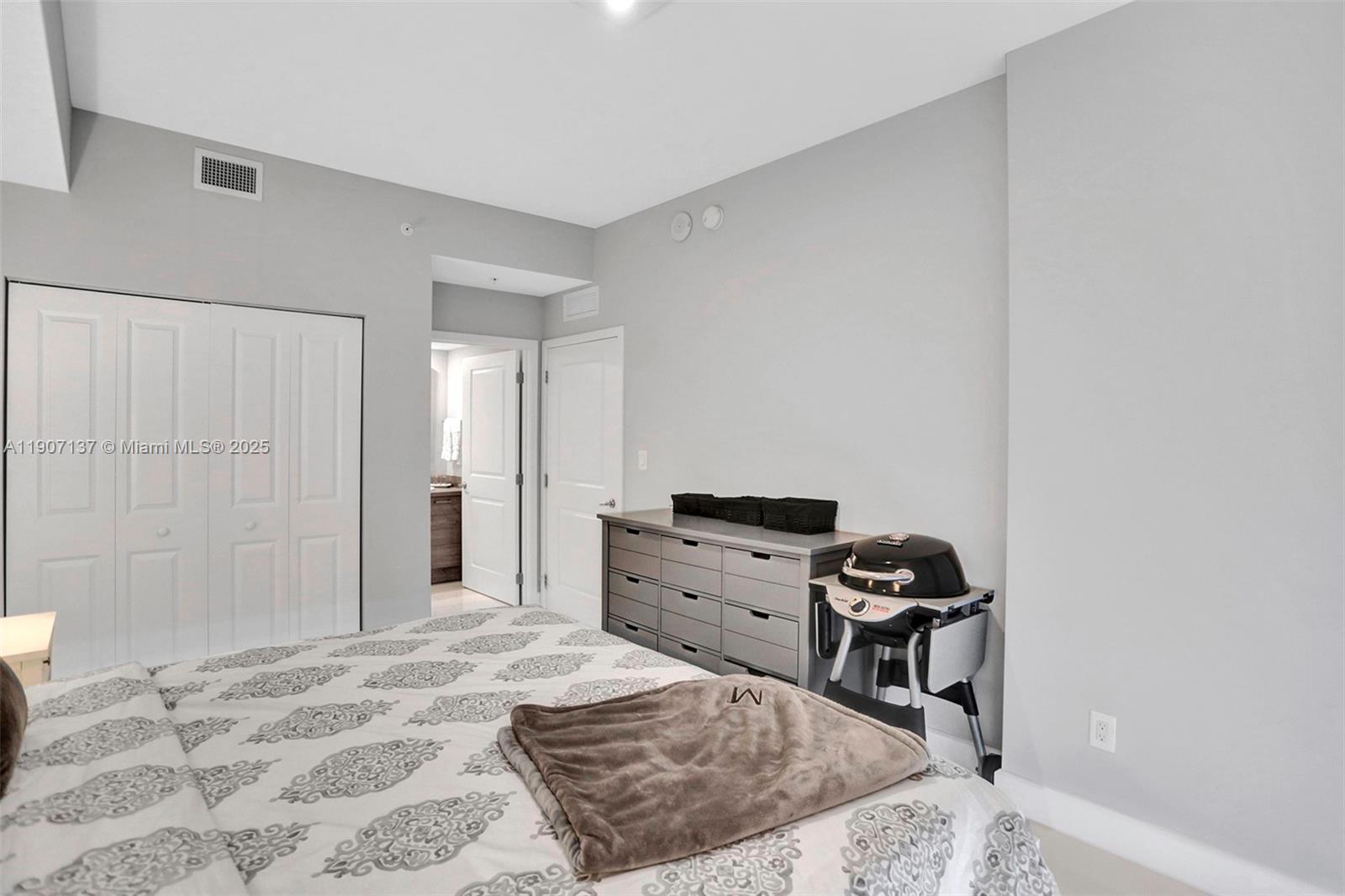 Photo of 400 Sunny Isles Blvd  #2021, Sunny Isles Beach, Florida, 33160 - 