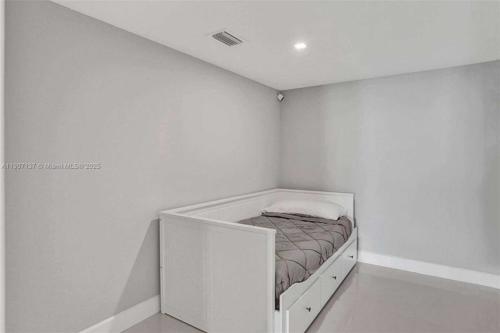 Photo of 400 Sunny Isles Blvd  #2021, Sunny Isles Beach, Florida, 33160 - 