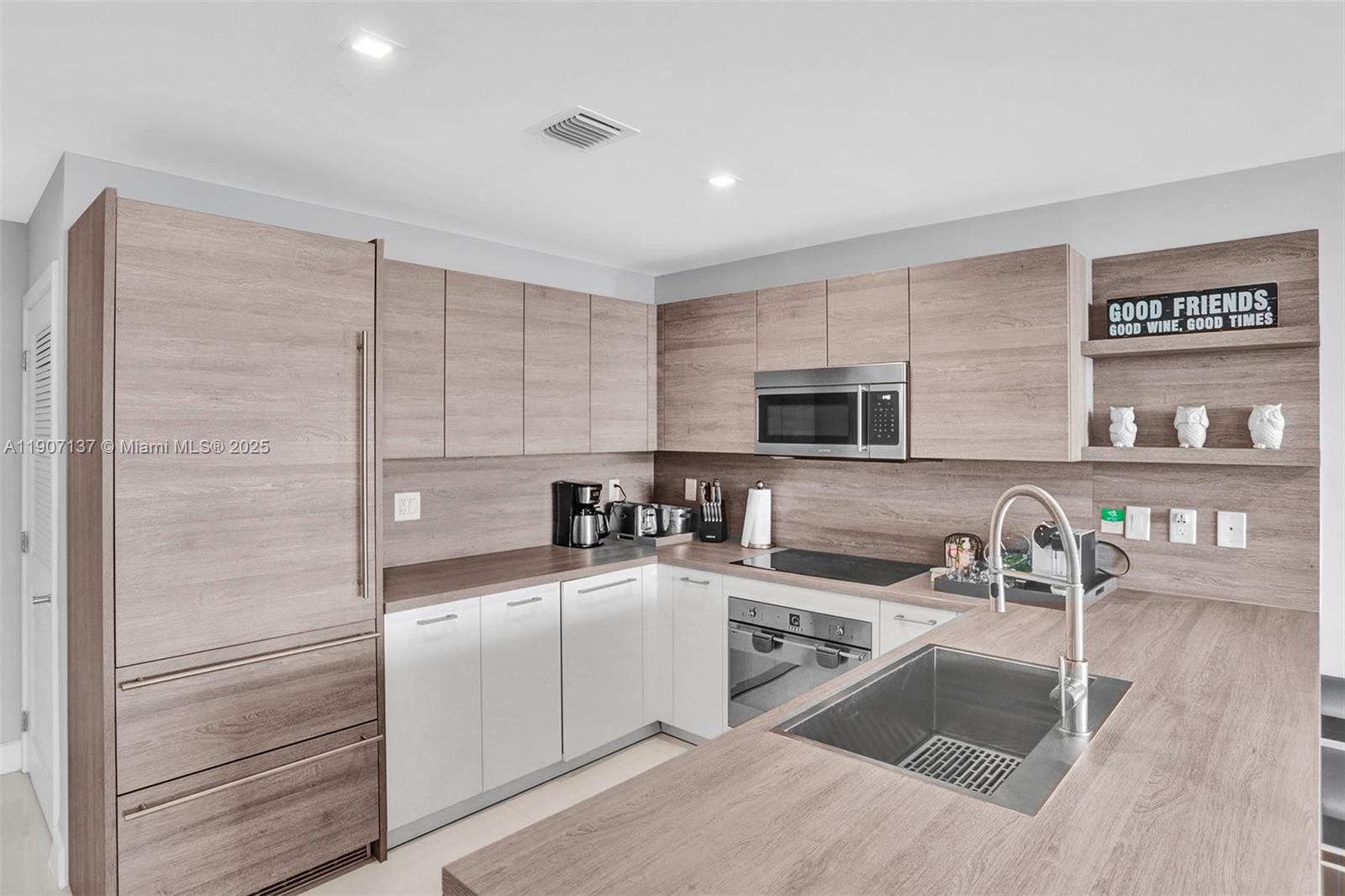 Photo of 400 Sunny Isles Blvd  #2021, Sunny Isles Beach, Florida, 33160 - 