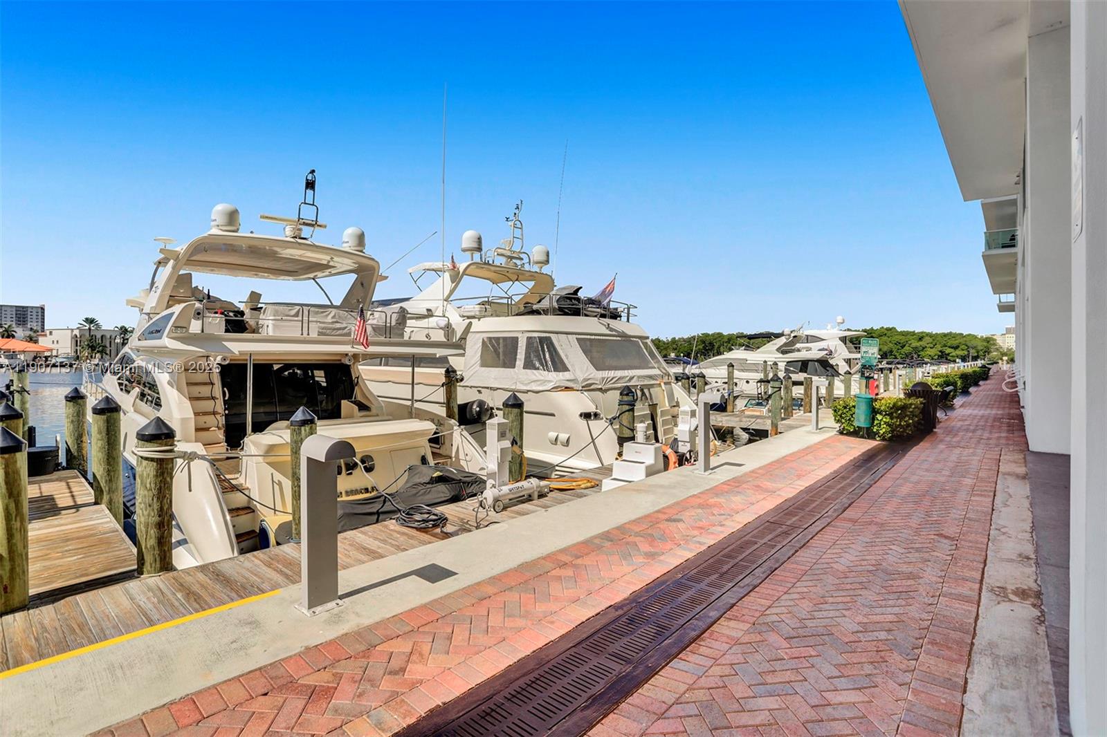 Photo of 400 Sunny Isles Blvd  #2021, Sunny Isles Beach, Florida, 33160 - 