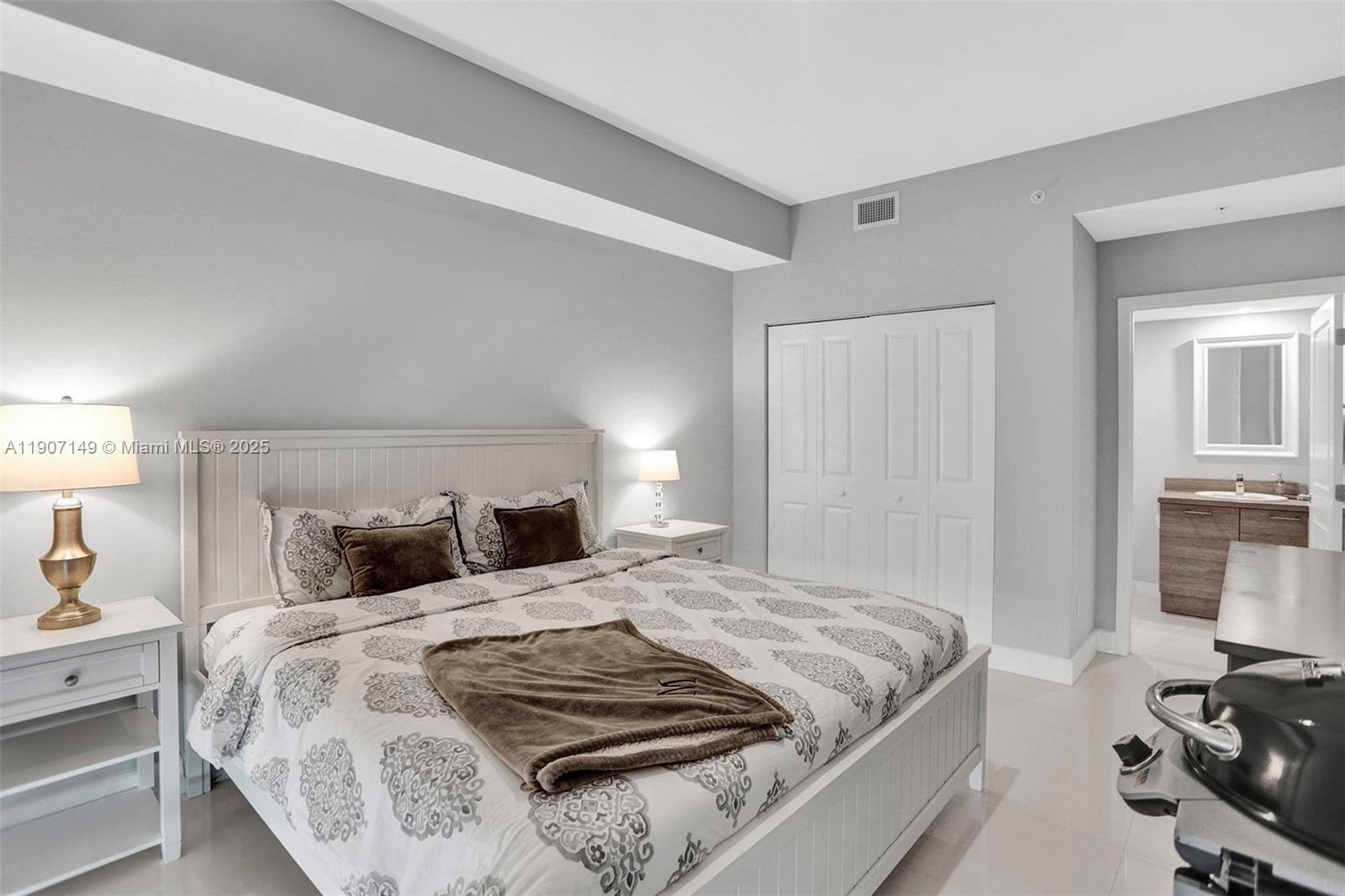 Photo of 400 Sunny Isles Blvd  #2021, Sunny Isles Beach, Florida, 33160 - 