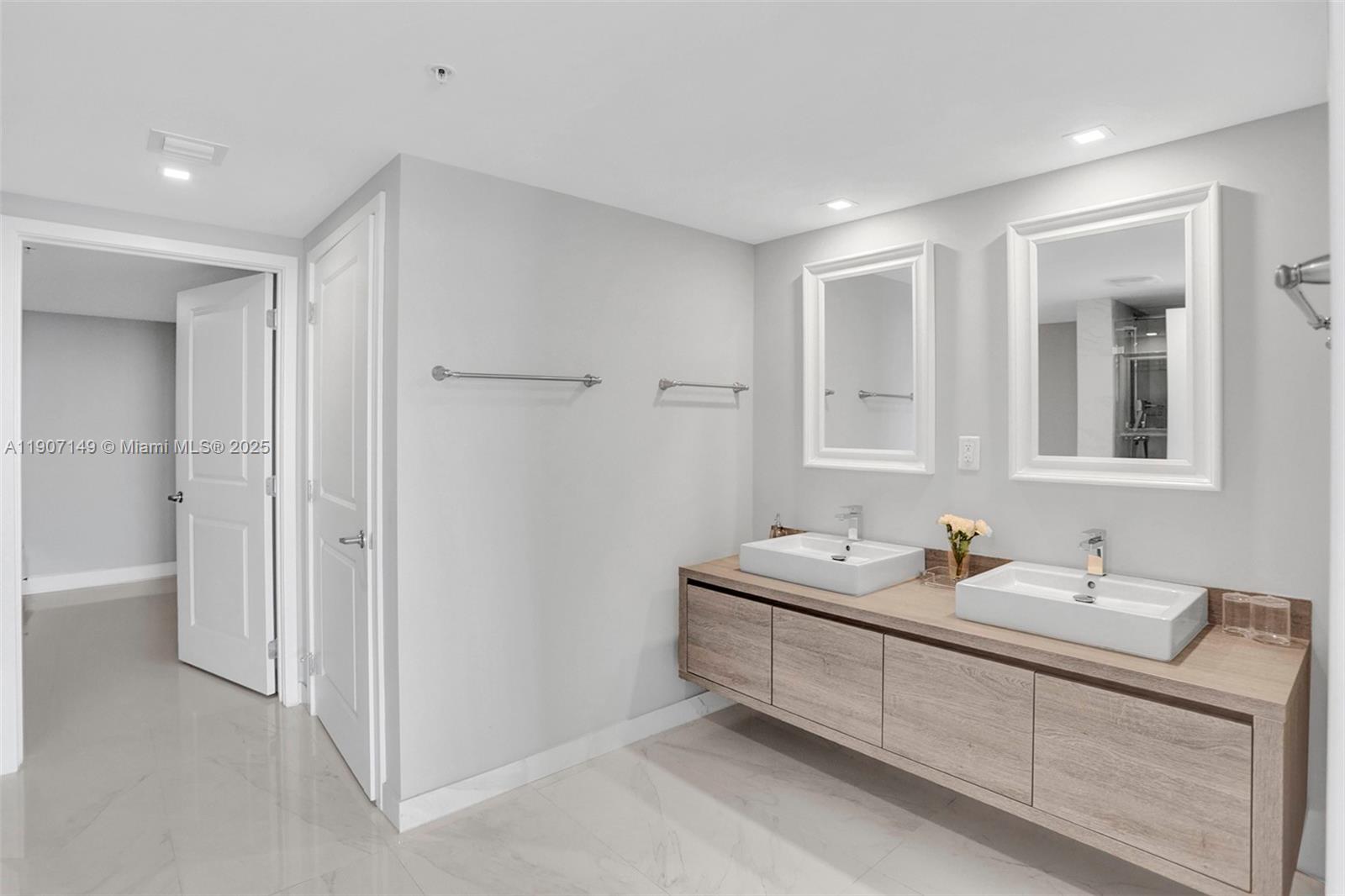 Photo of 400 Sunny Isles Blvd  #2021, Sunny Isles Beach, Florida, 33160 - 