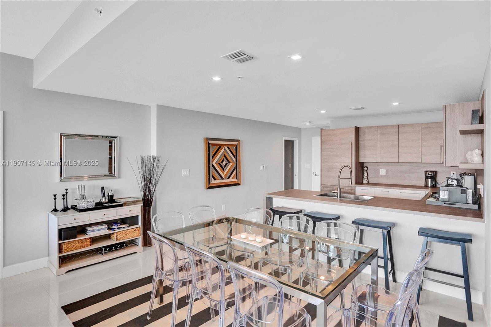 Photo of 400 Sunny Isles Blvd  #2021, Sunny Isles Beach, Florida, 33160 - 